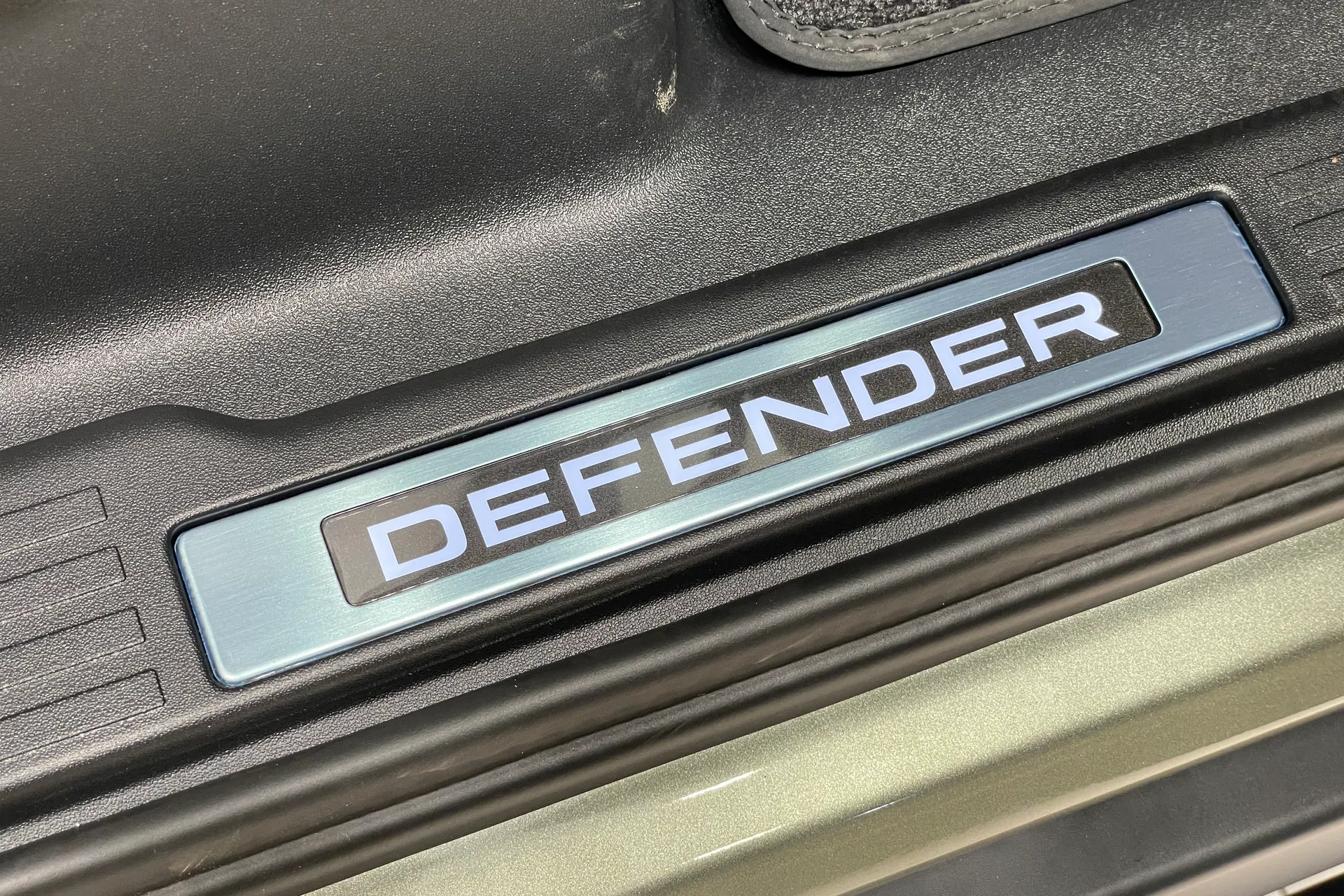 LAND ROVER Defender 90 thumbnail image number 19