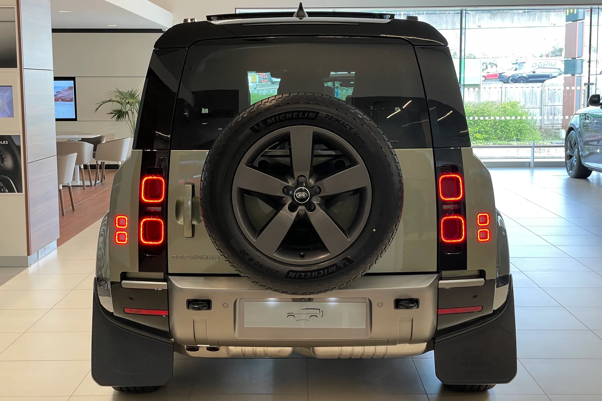 LAND ROVER Defender 90 thumbnail image number 14