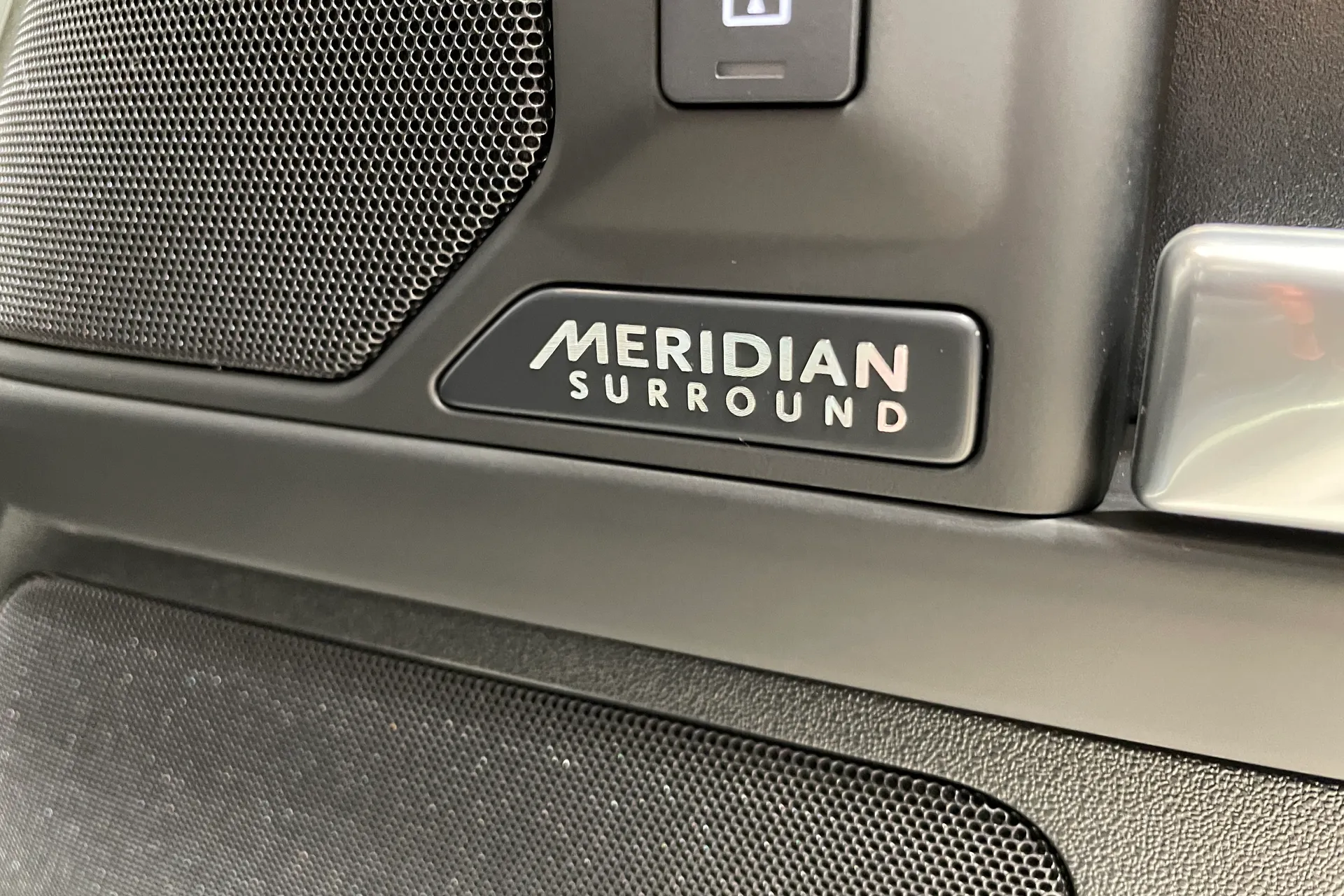 LAND ROVER Defender 90 thumbnail image number 4