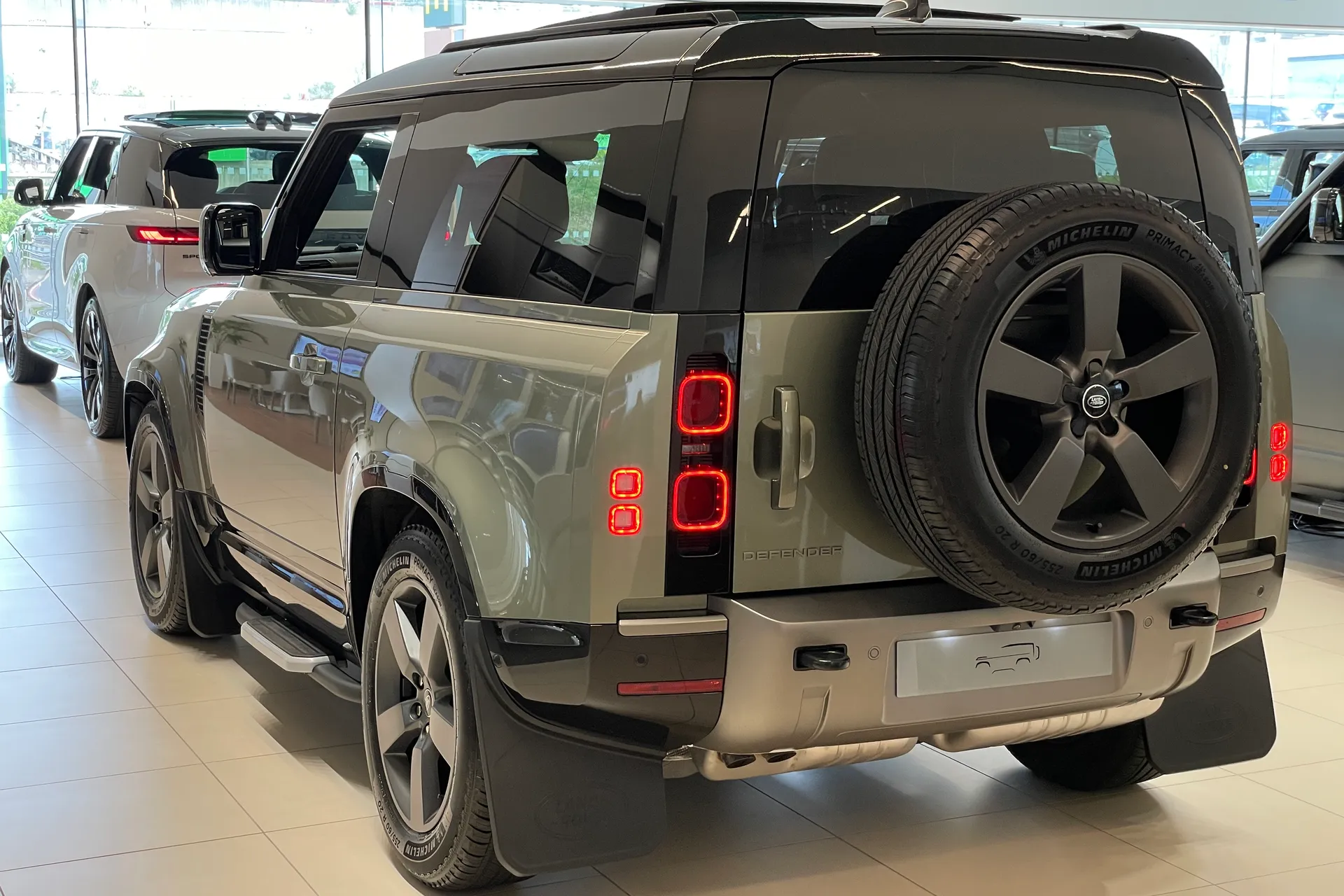 LAND ROVER Defender 90 thumbnail image number 15