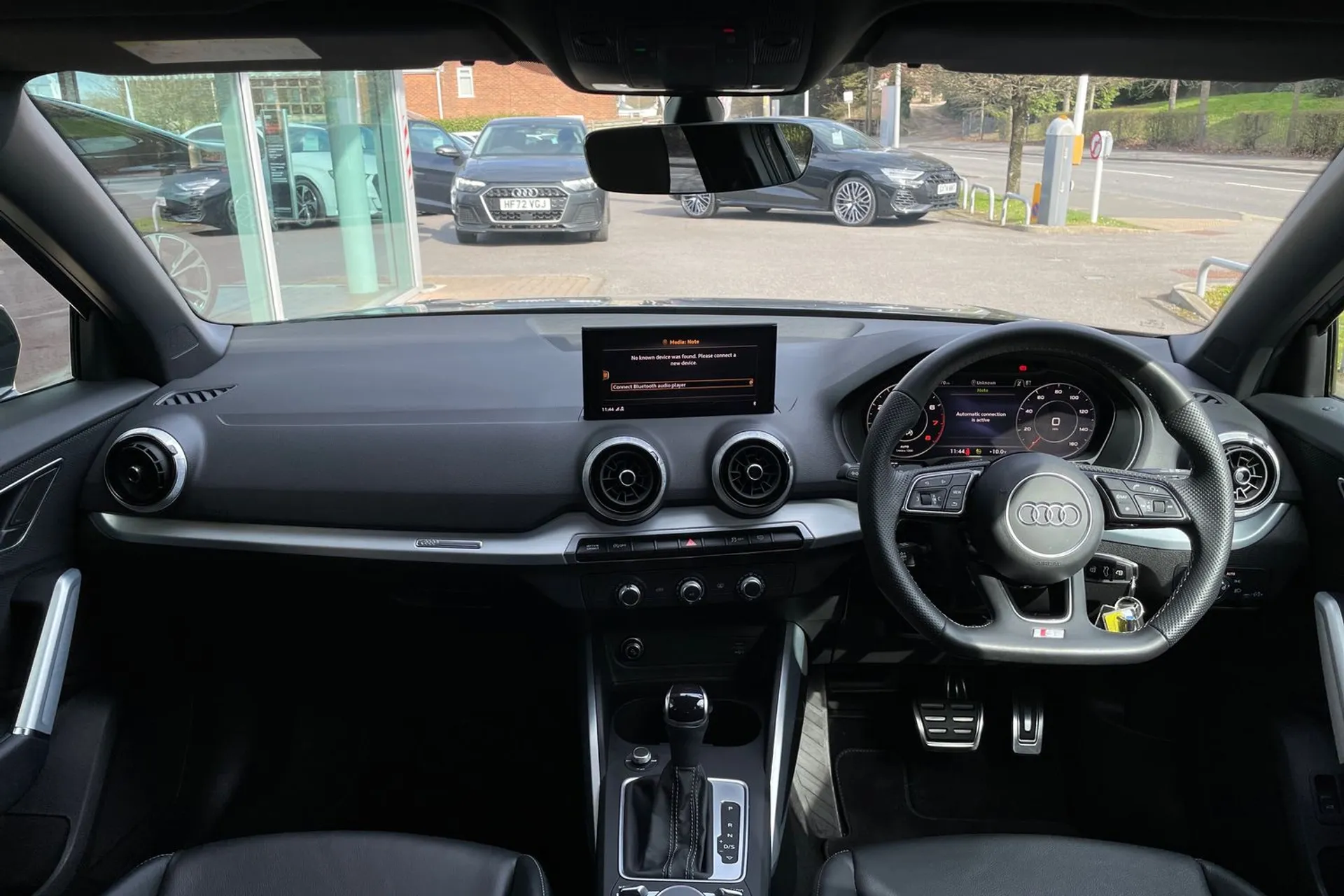 Audi Q2 thumbnail image number 3