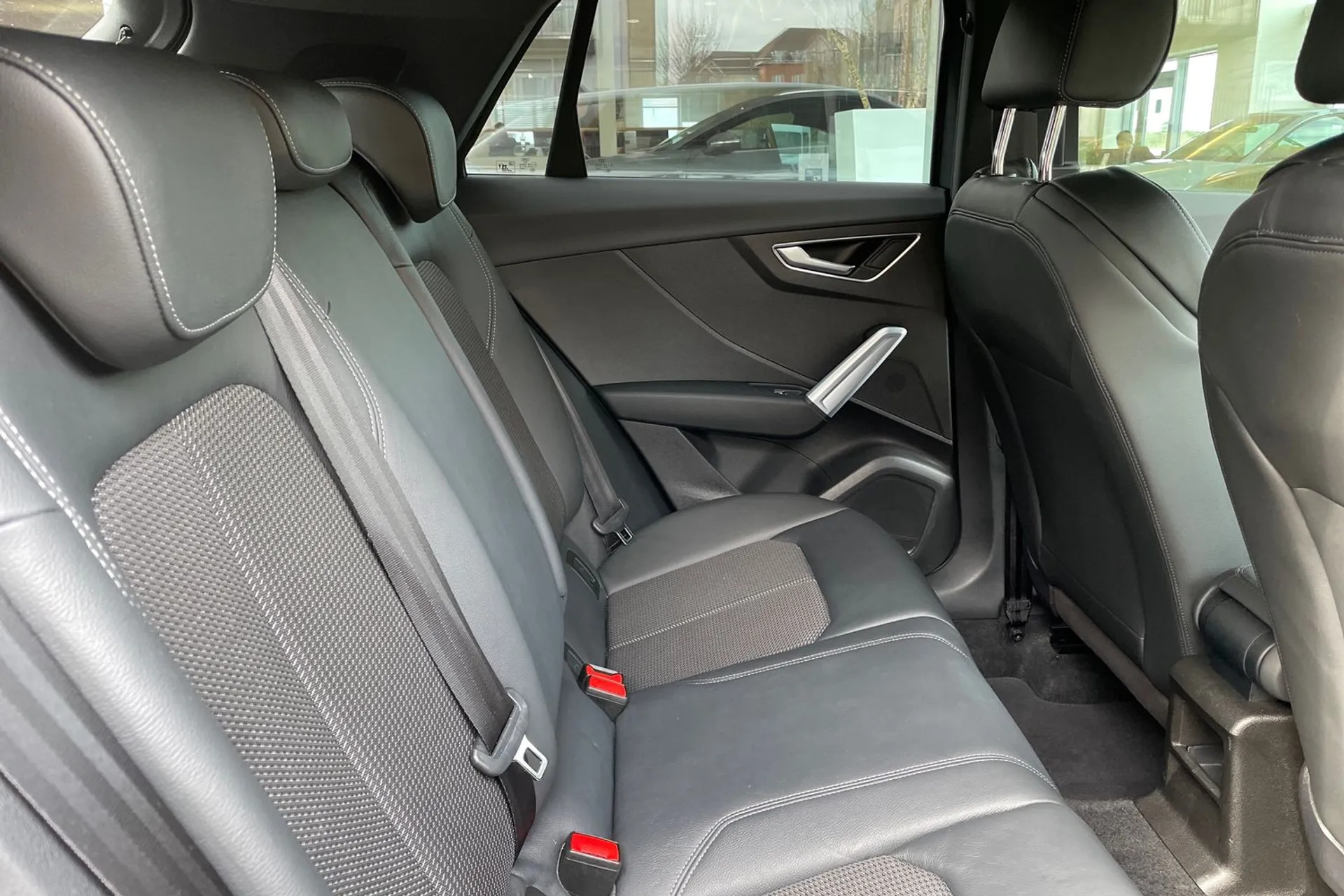 Audi Q2 thumbnail image number 21
