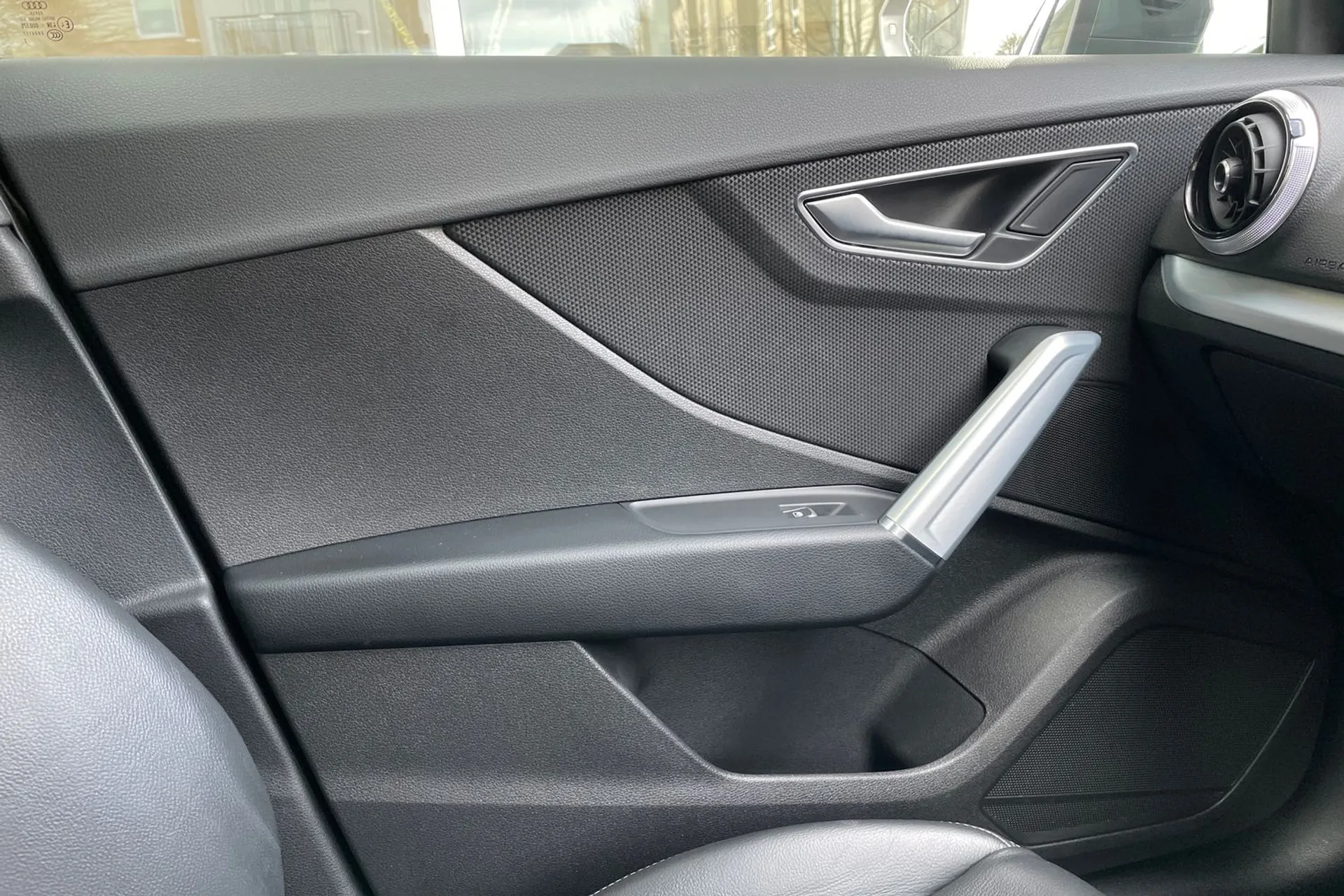 Audi Q2 thumbnail image number 39