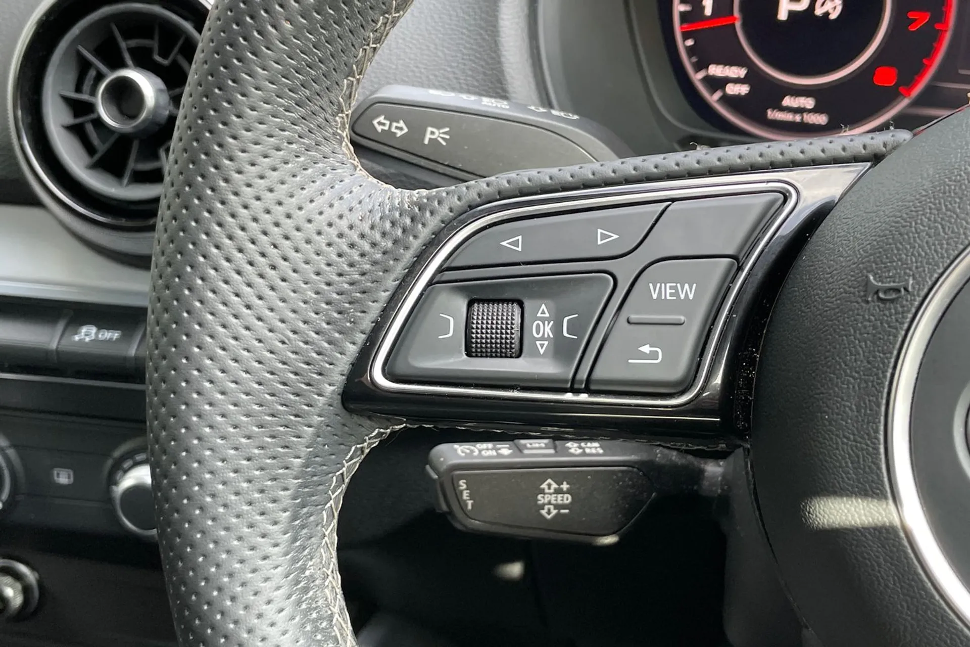 Audi Q2 thumbnail image number 57