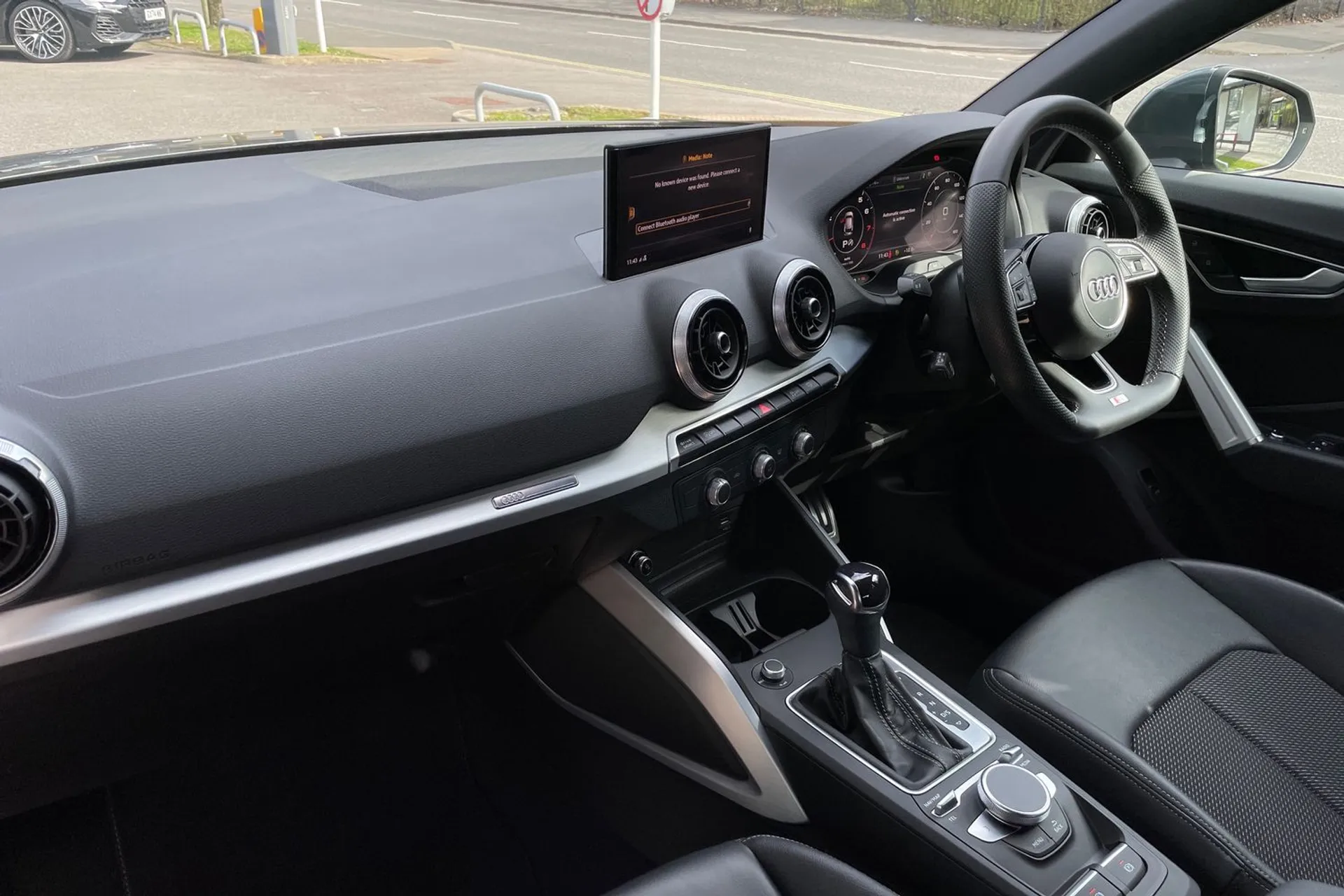 Audi Q2 thumbnail image number 26