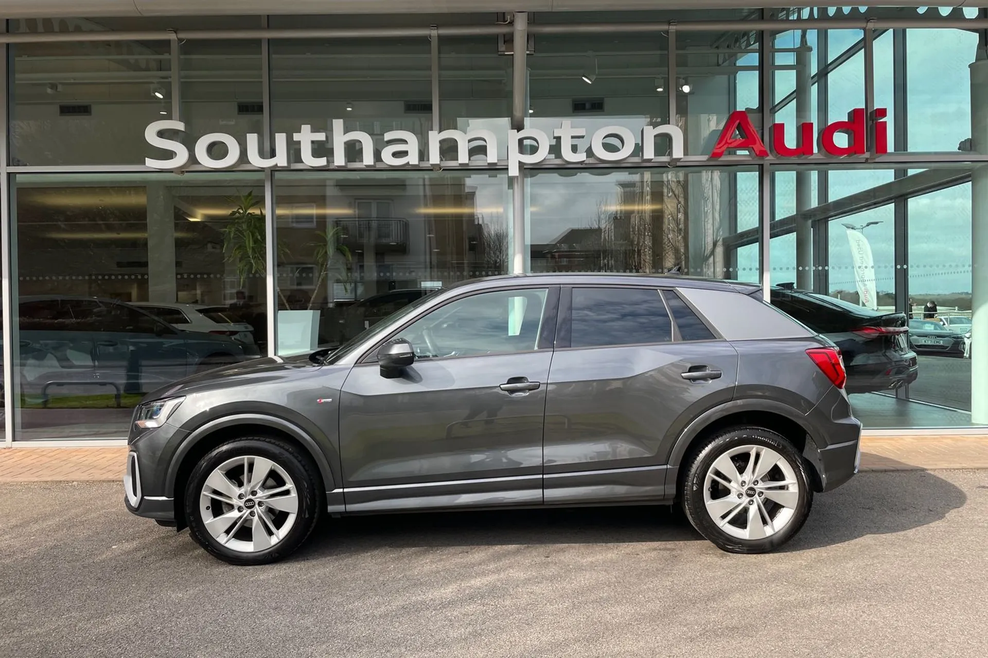 Audi Q2 thumbnail image number 8