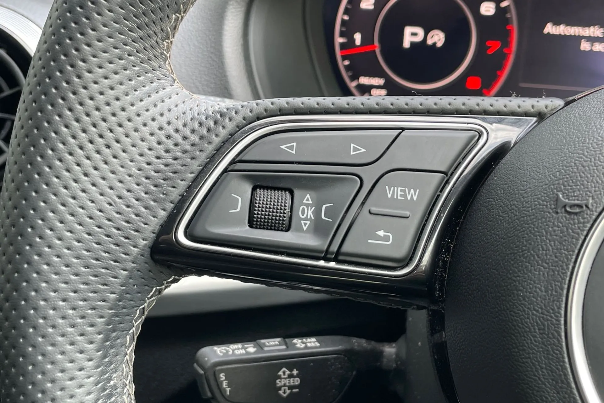 Audi Q2 thumbnail image number 35