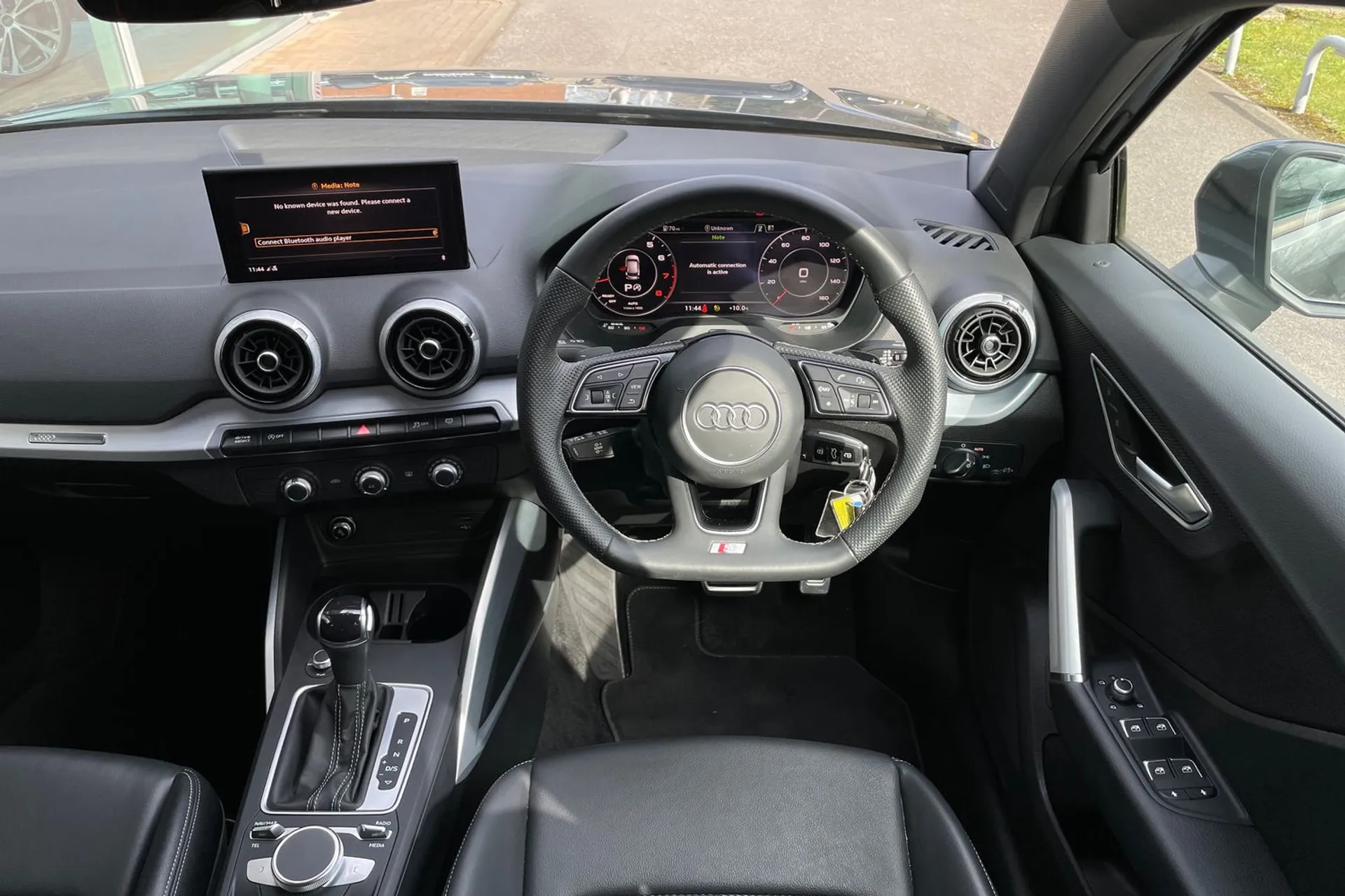 Audi Q2 thumbnail image number 33