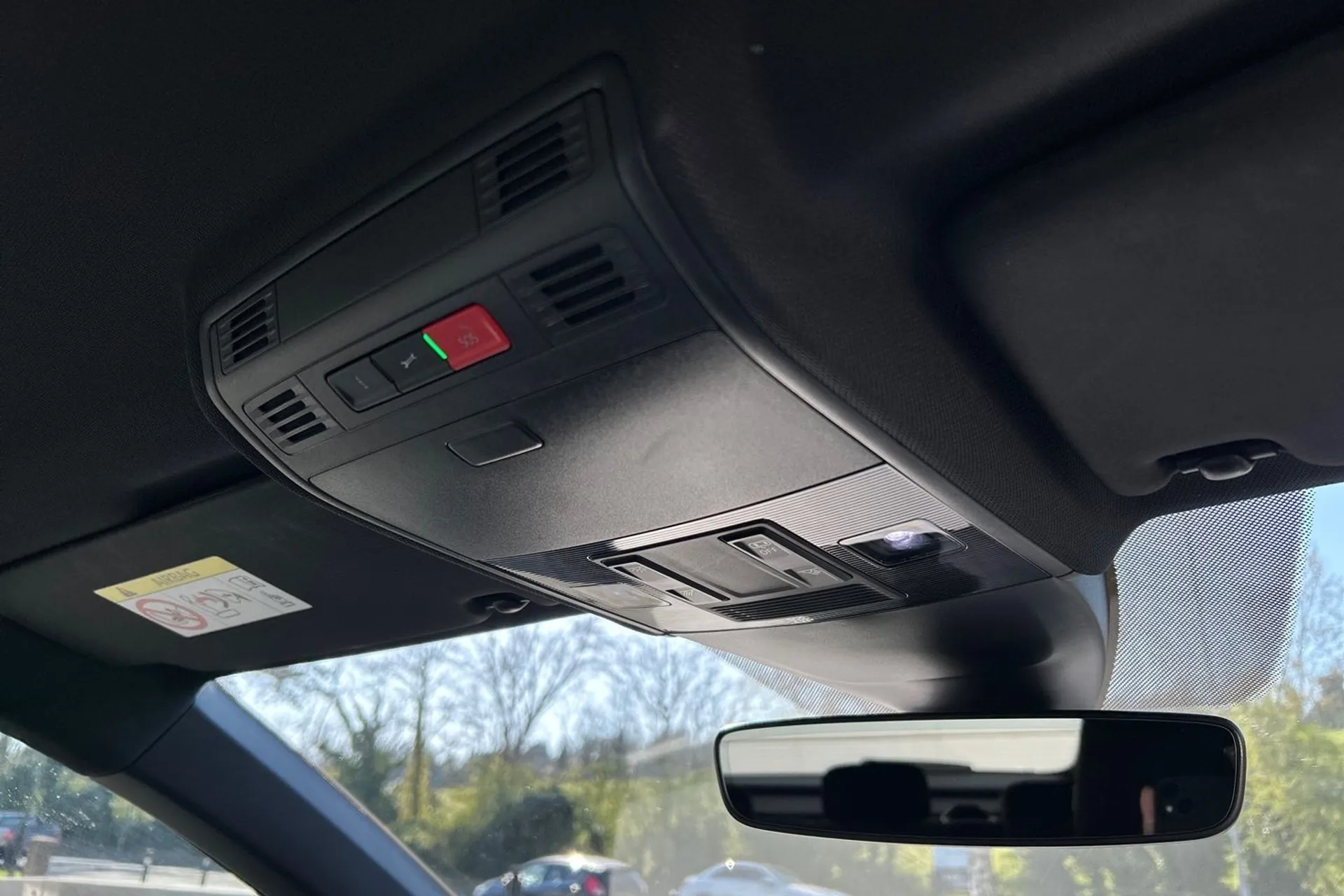 VOLKSWAGEN TAIGO thumbnail image number 51