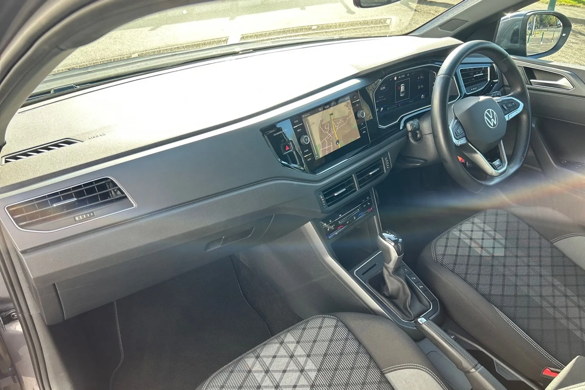 VOLKSWAGEN TAIGO thumbnail image number 17