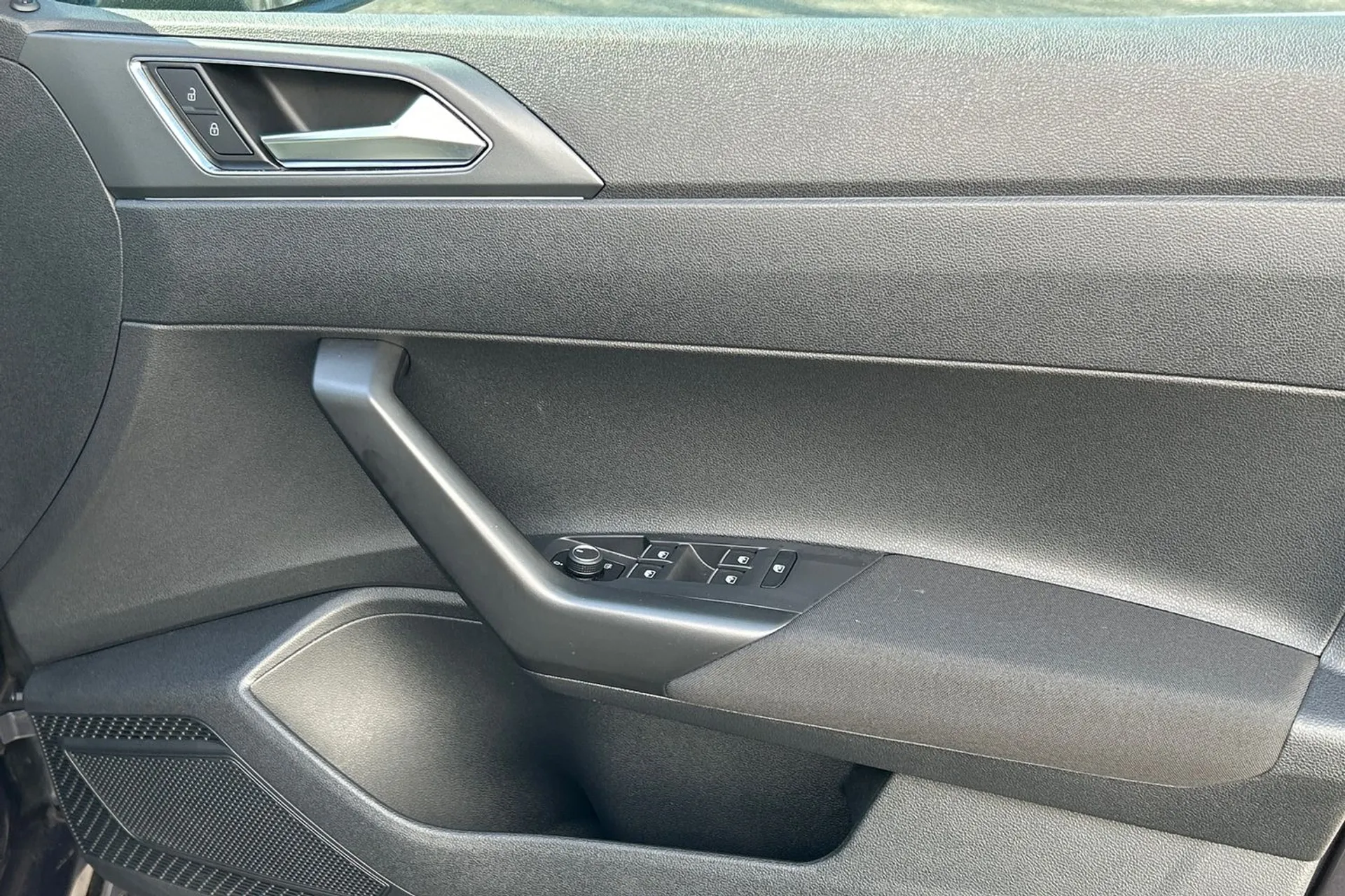 VOLKSWAGEN TAIGO thumbnail image number 47