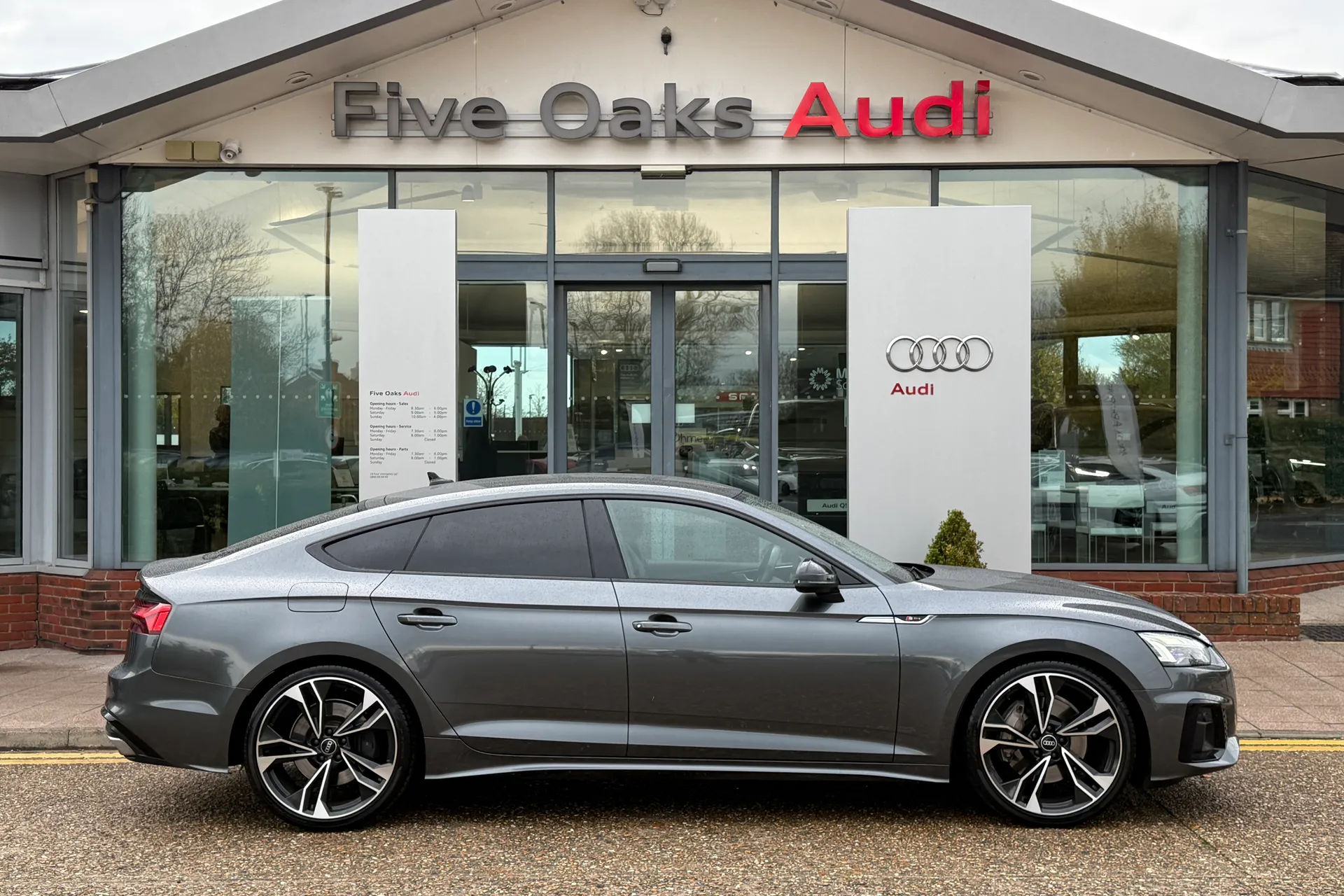Audi A5 thumbnail image number 2
