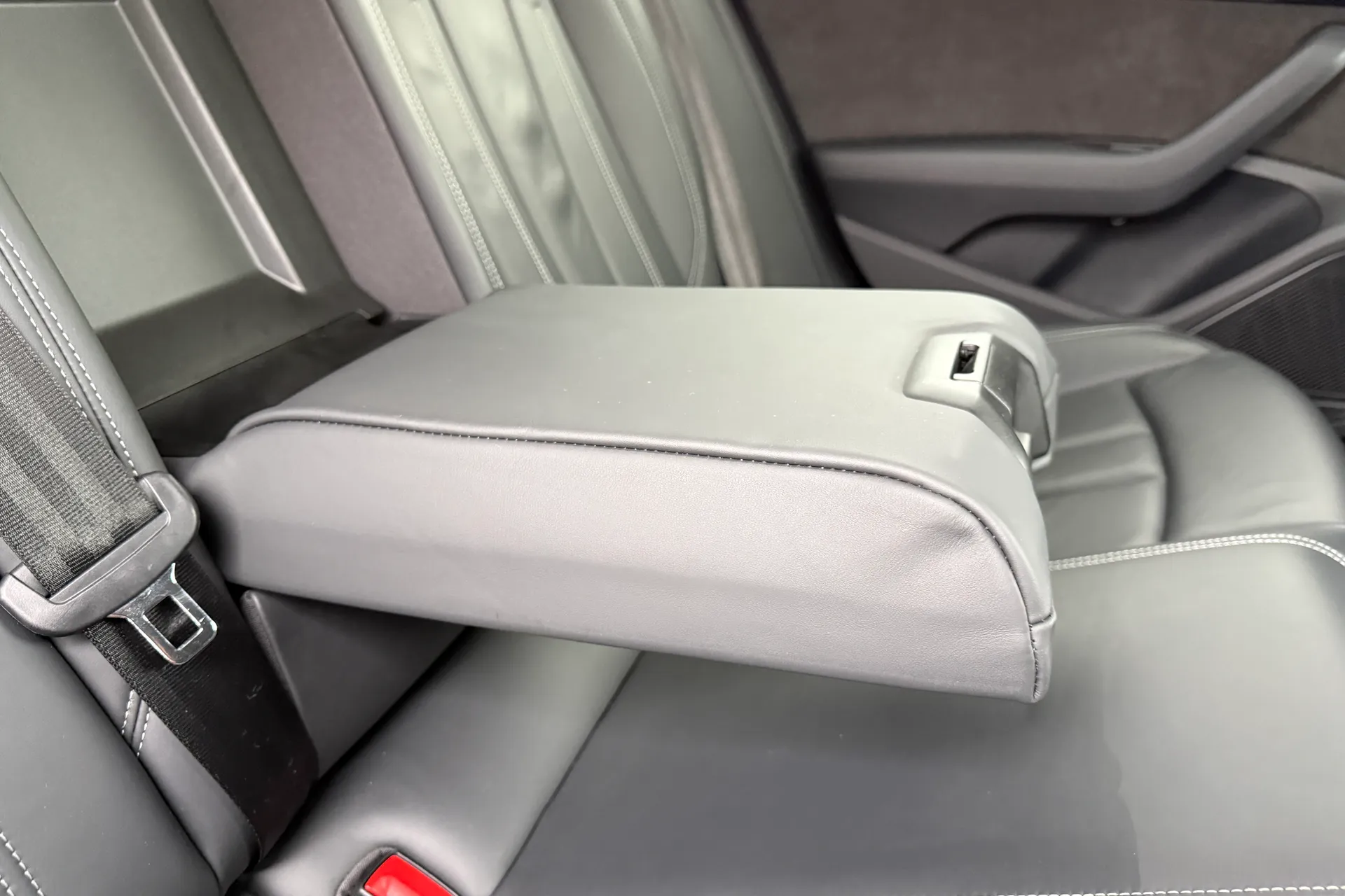 Audi A5 thumbnail image number 48