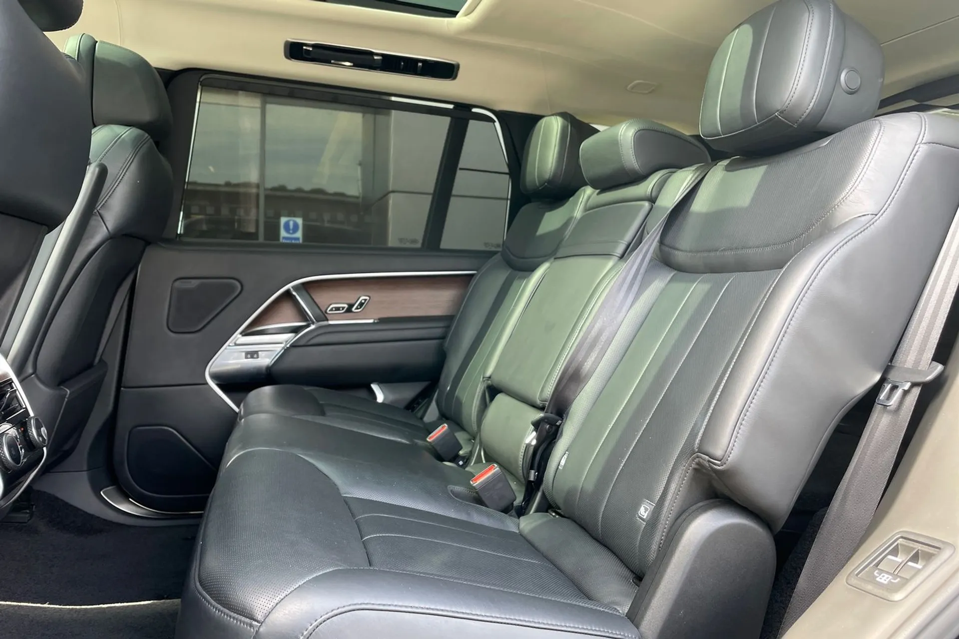 LAND ROVER RANGE ROVER thumbnail image number 52