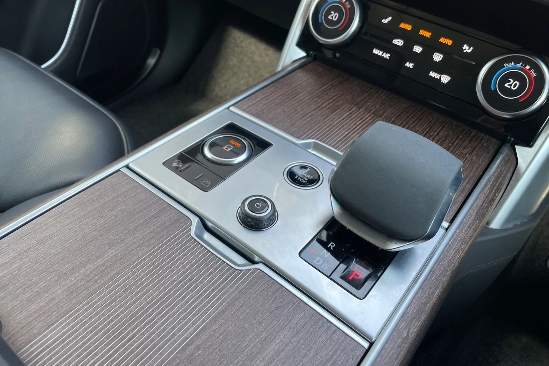 LAND ROVER RANGE ROVER thumbnail image number 67