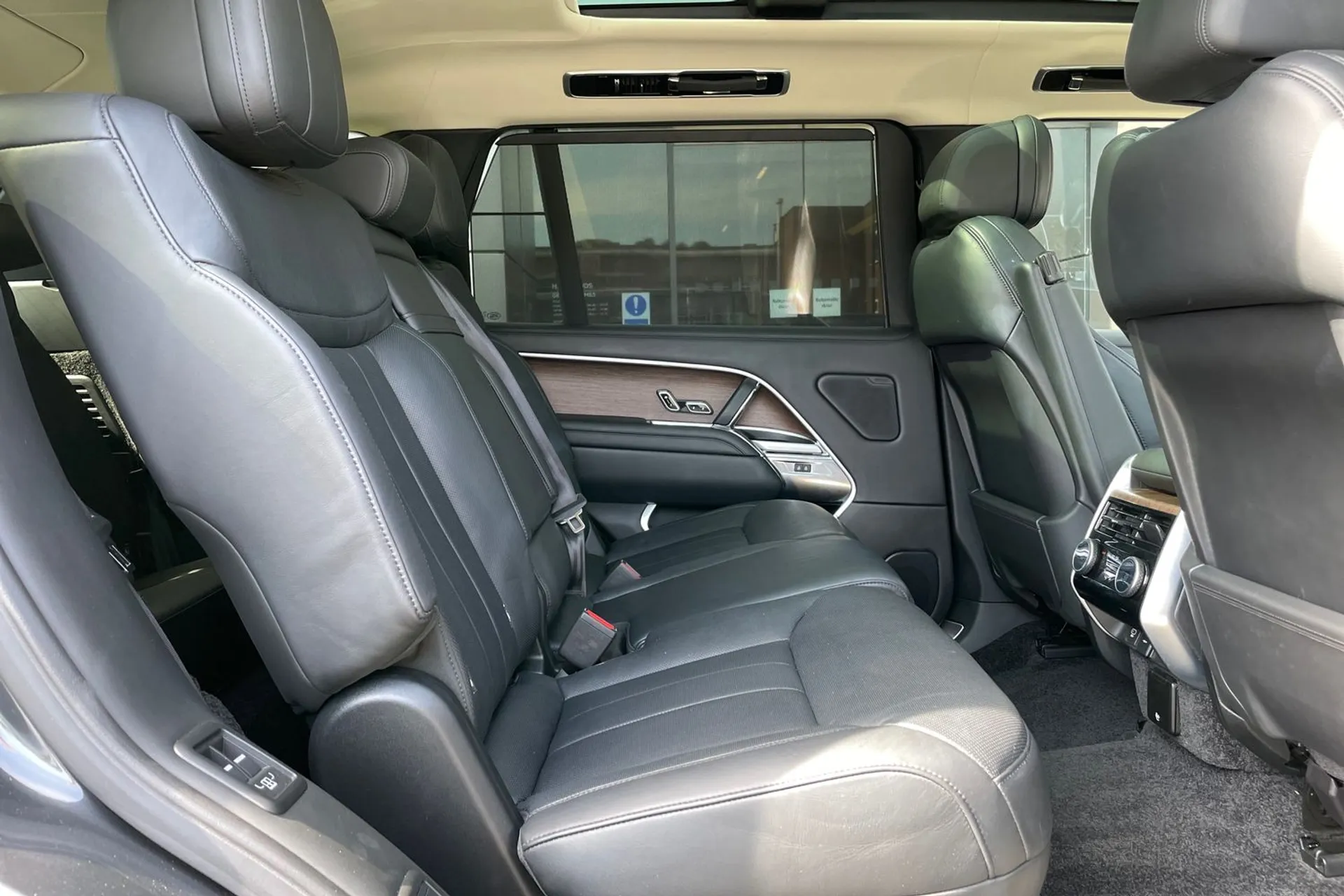LAND ROVER RANGE ROVER thumbnail image number 24
