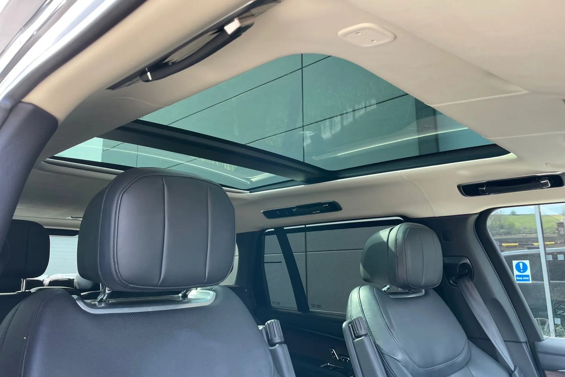 LAND ROVER RANGE ROVER thumbnail image number 12