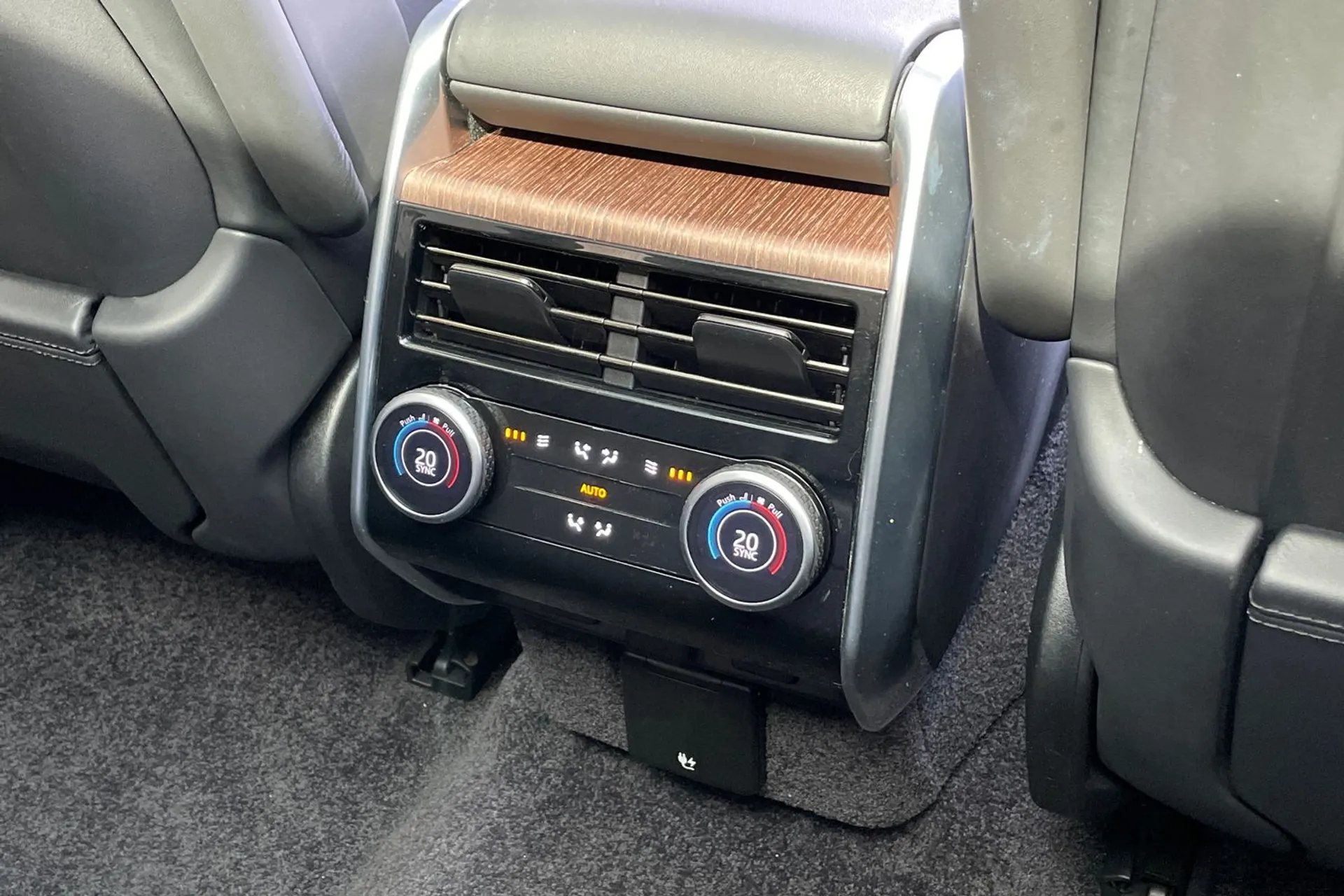 LAND ROVER RANGE ROVER thumbnail image number 72