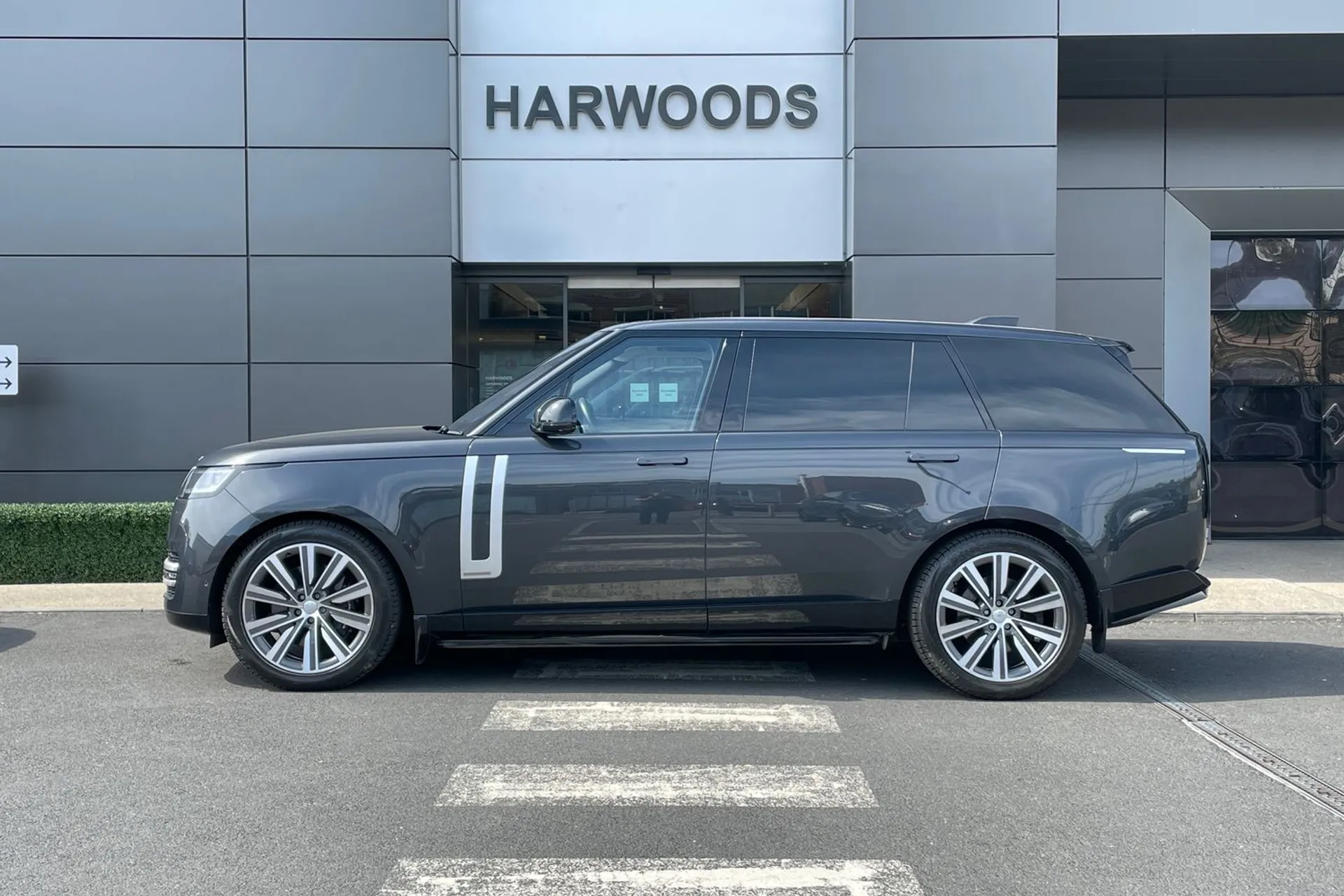 LAND ROVER RANGE ROVER thumbnail image number 16