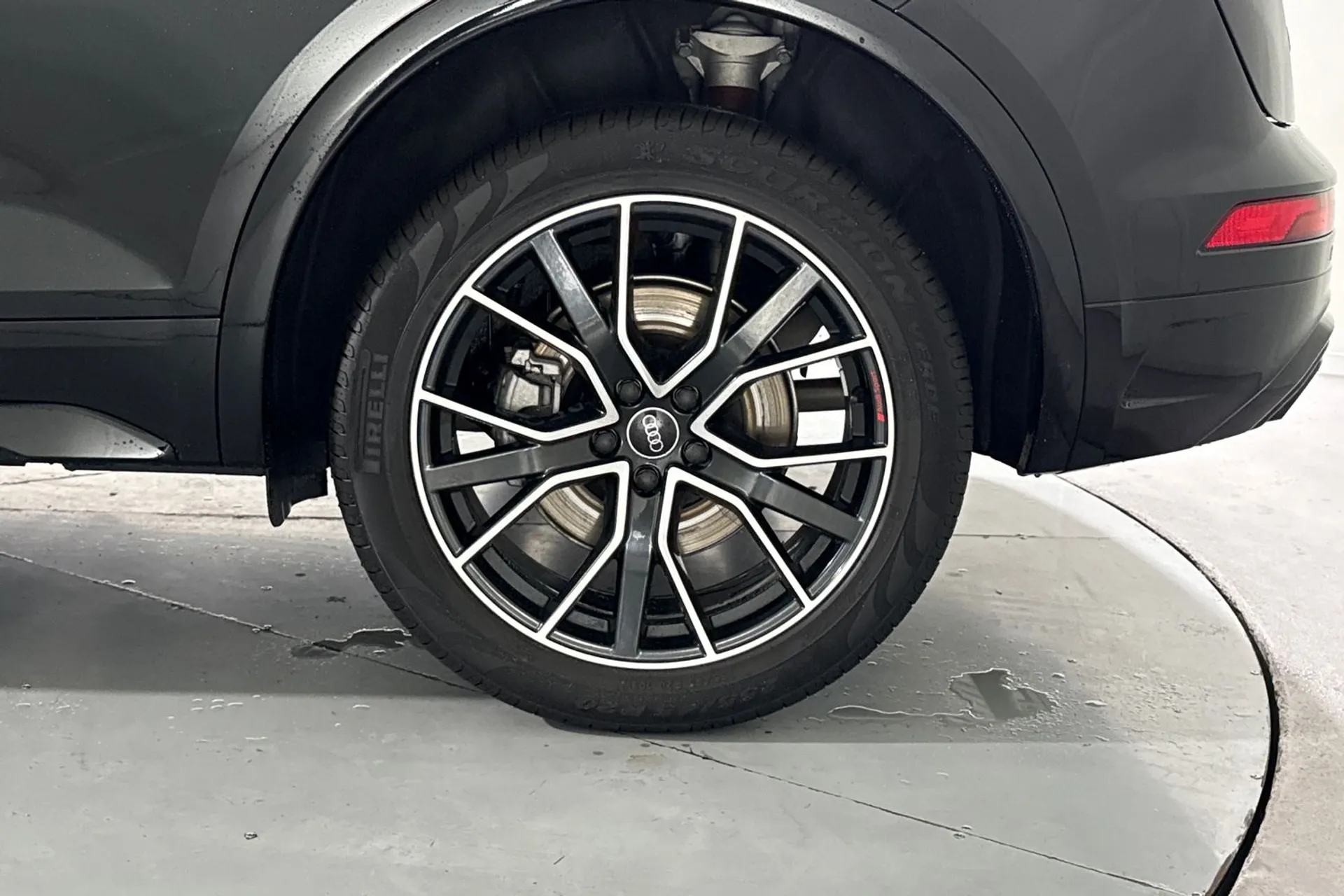 Audi Q5 thumbnail image number 12