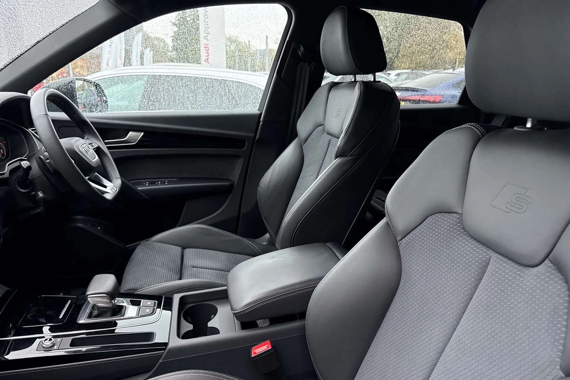 Audi Q5 thumbnail image number 30