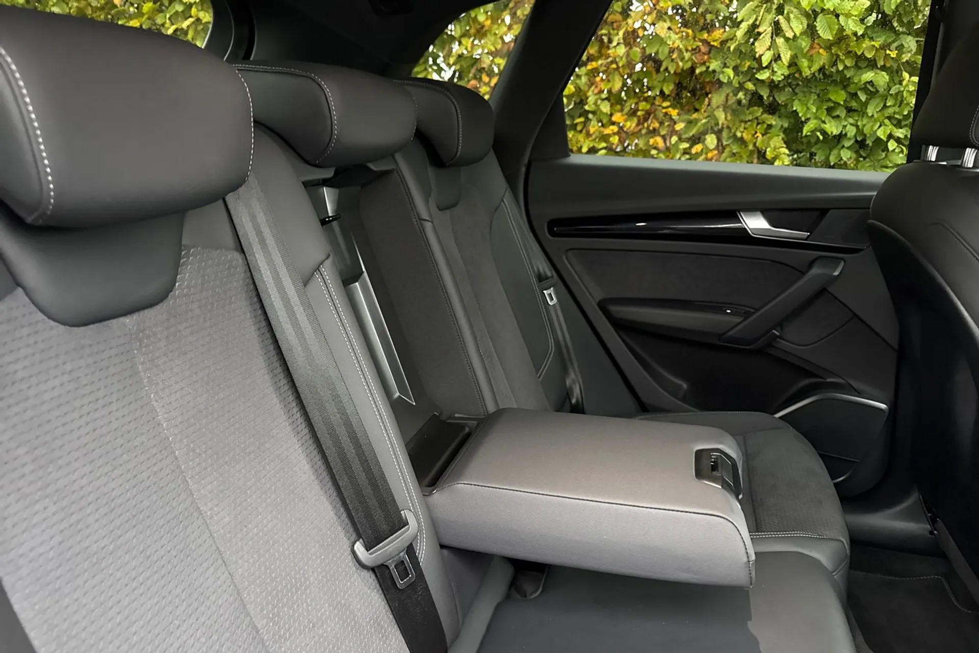 Audi Q5 thumbnail image number 21