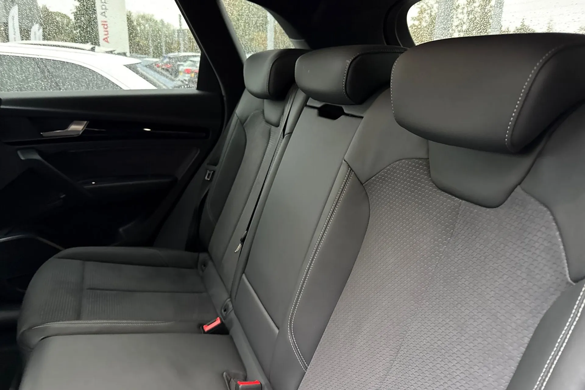 Audi Q5 thumbnail image number 32