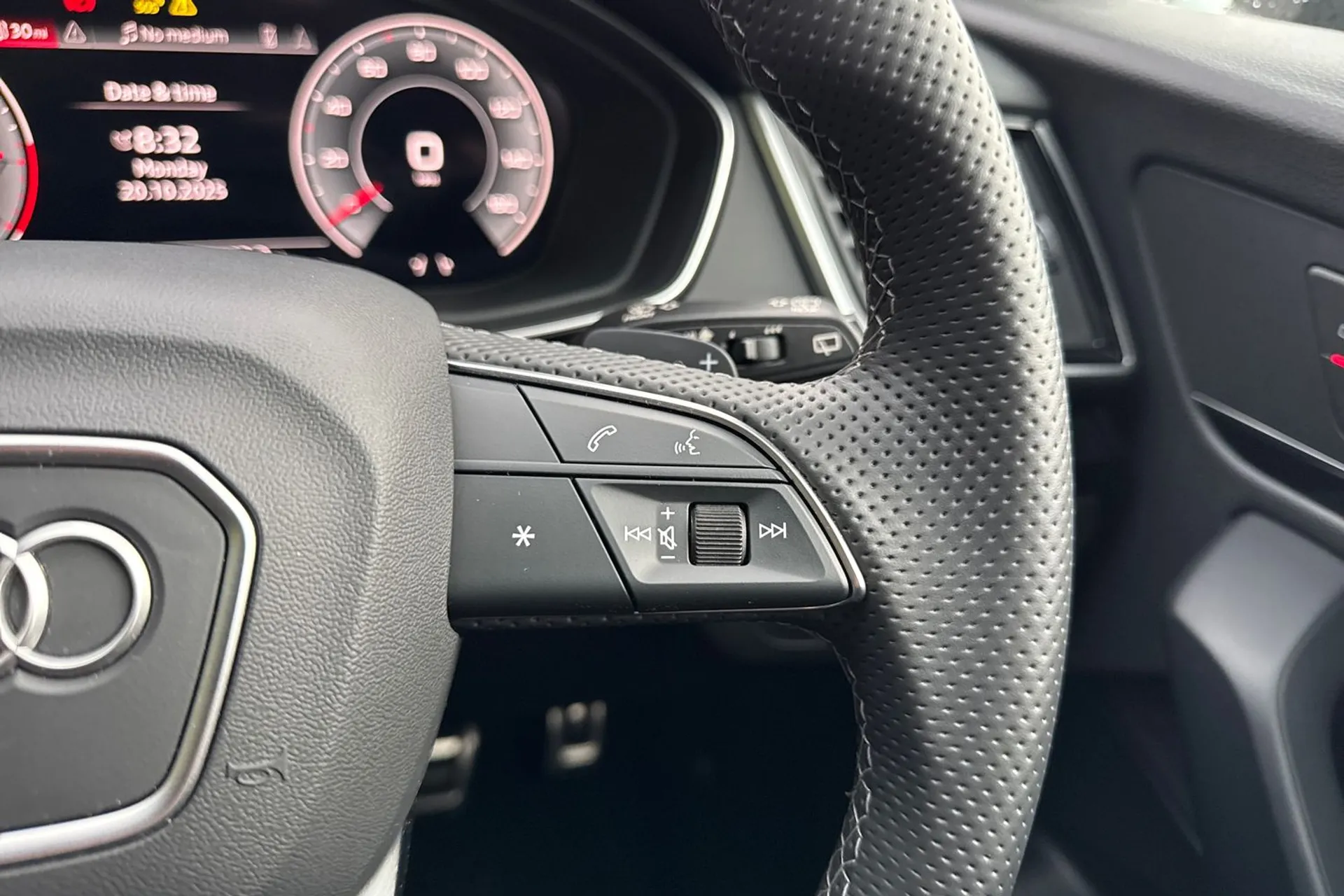 Audi Q5 thumbnail image number 45