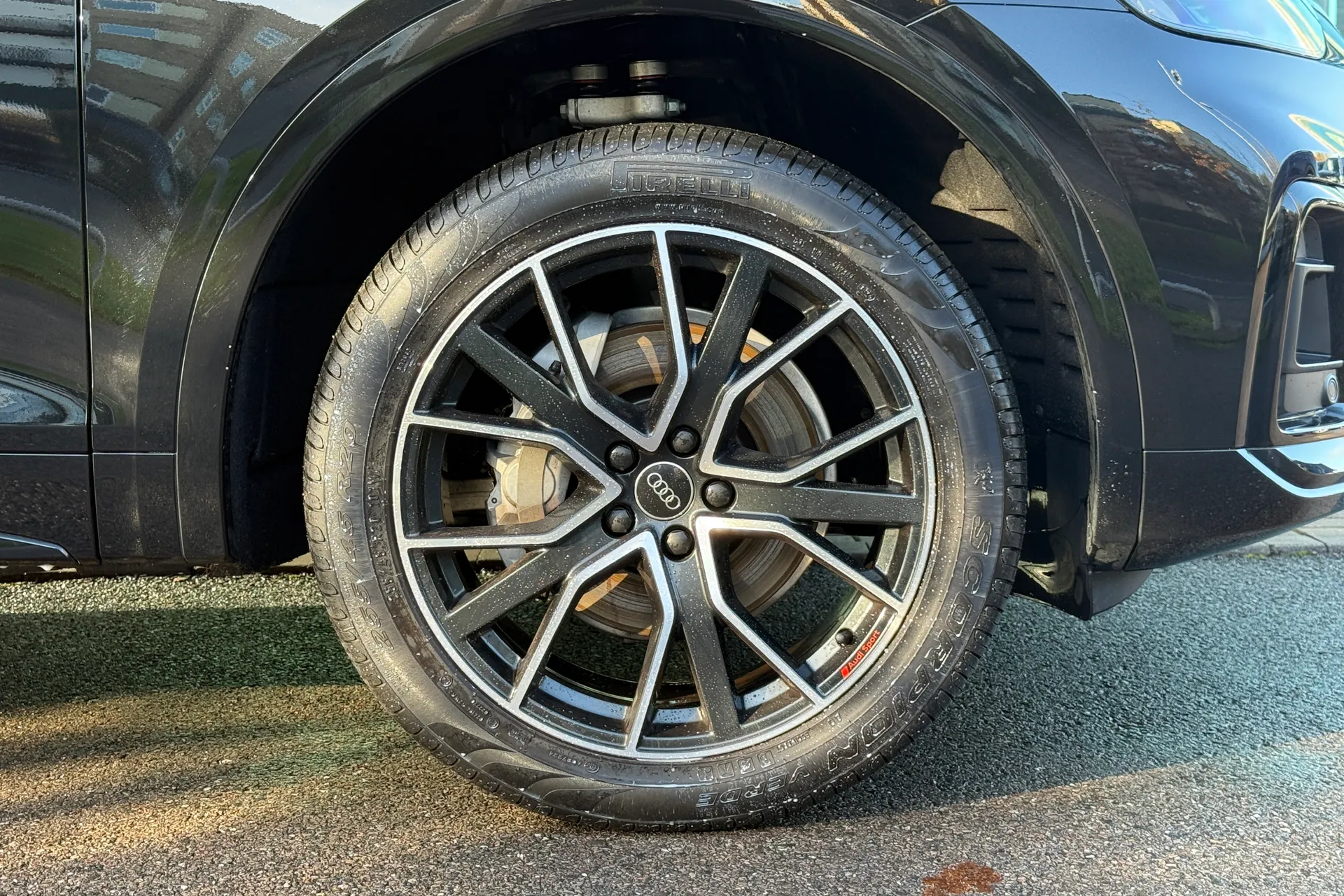 Audi Q5 thumbnail image number 9