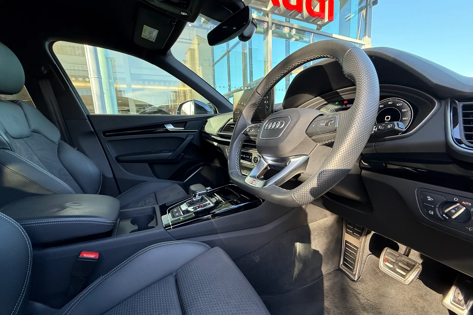 Audi Q5 thumbnail image number 10