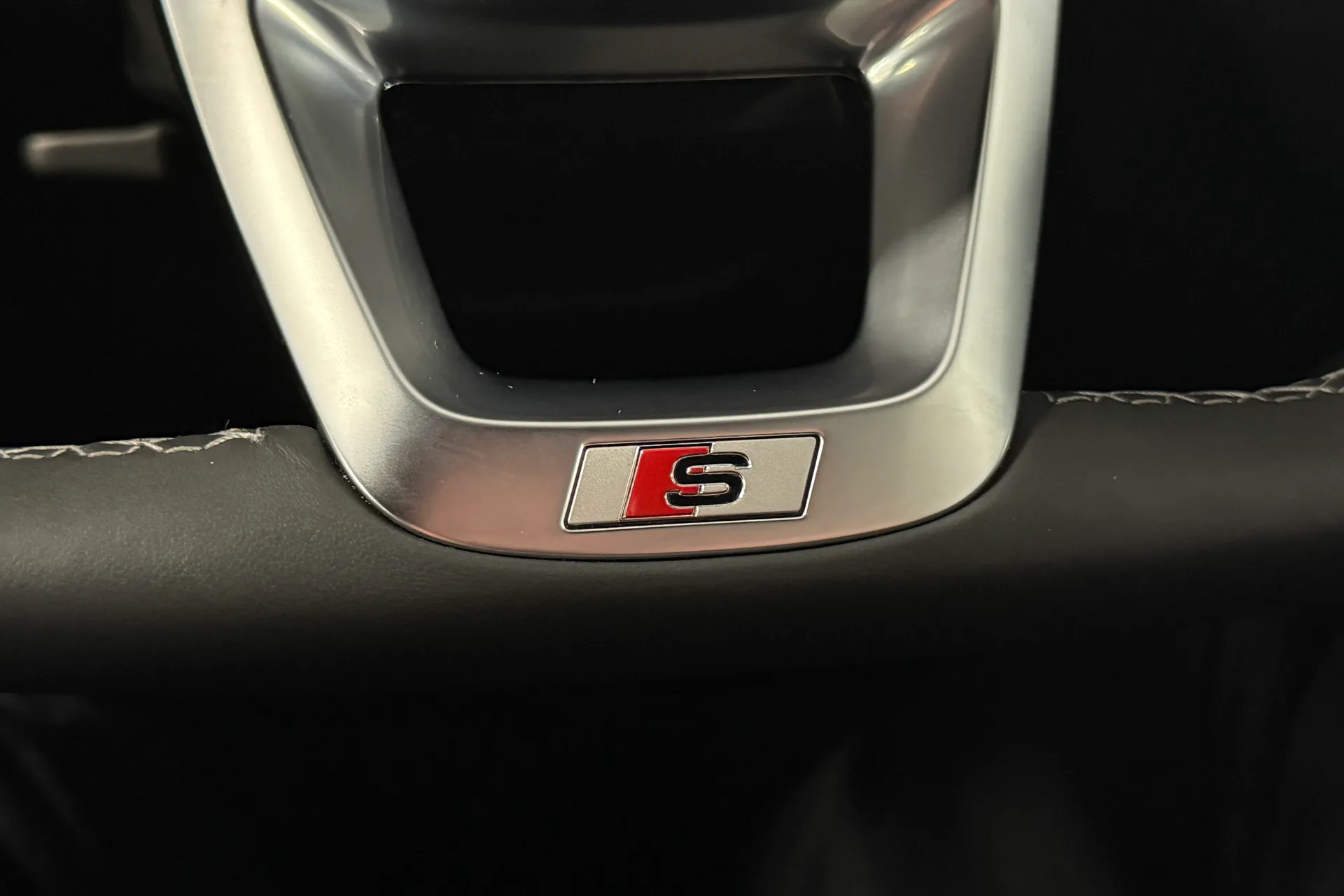 Audi Q5 thumbnail image number 16