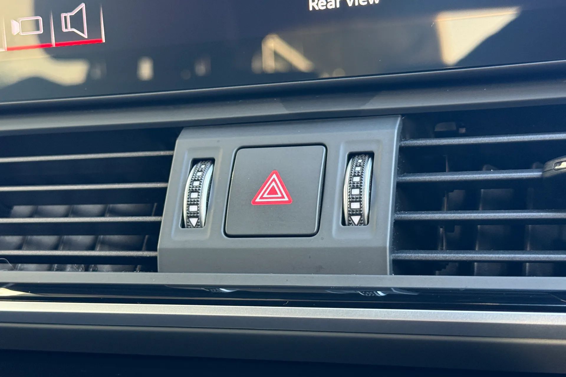 Audi Q5 thumbnail image number 31