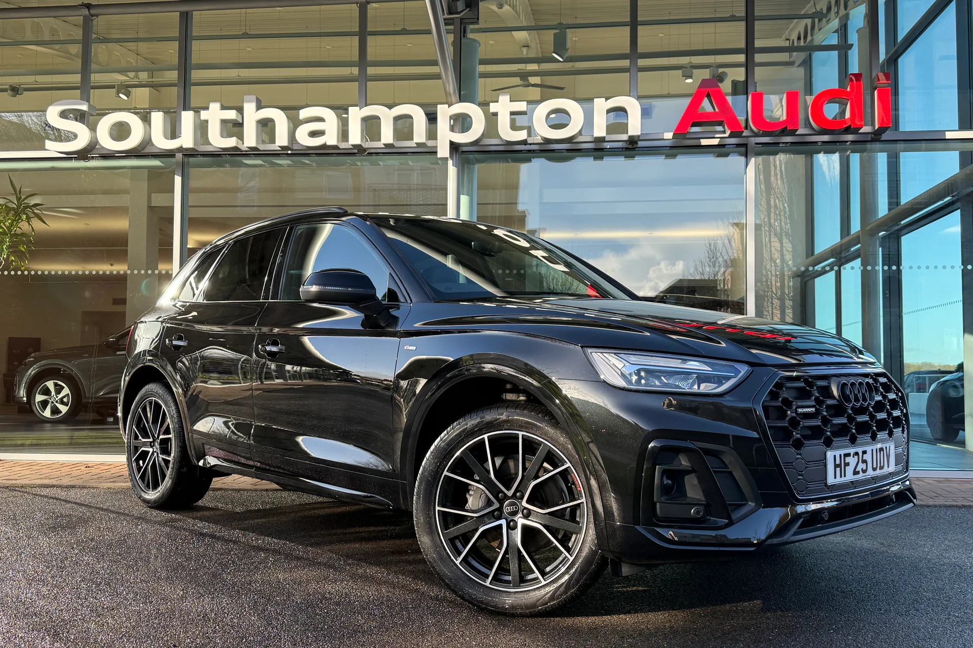 Audi Q5 focused image