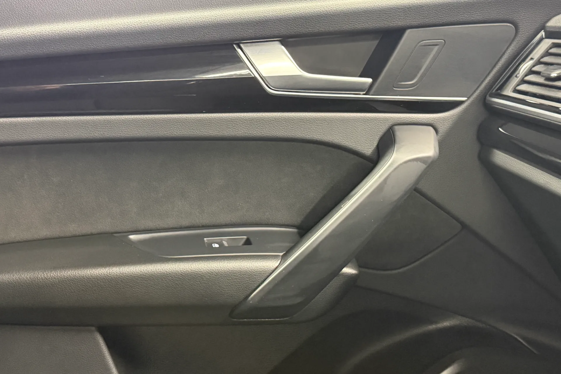 Audi Q5 thumbnail image number 24