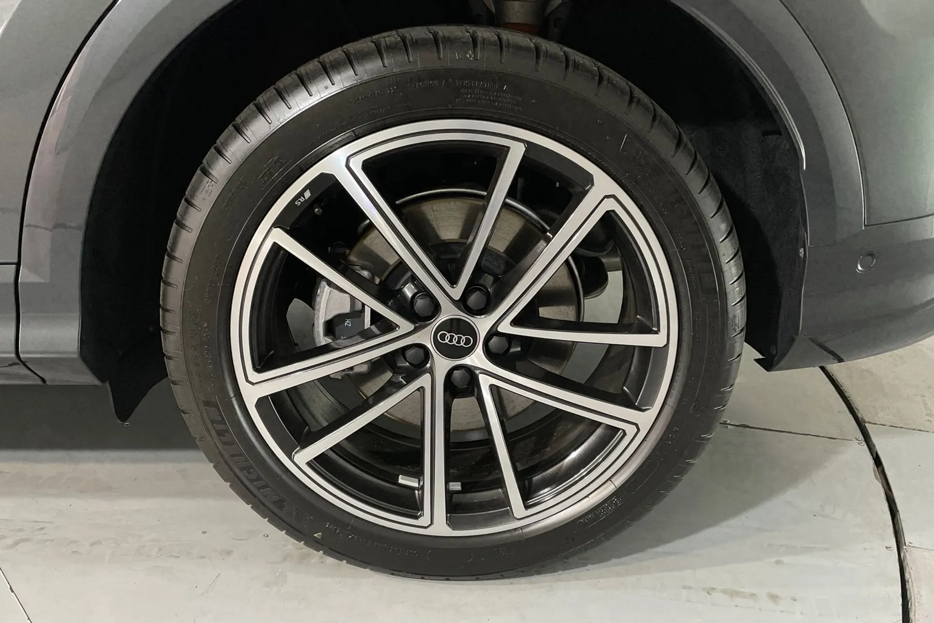 Audi Q5 thumbnail image number 12