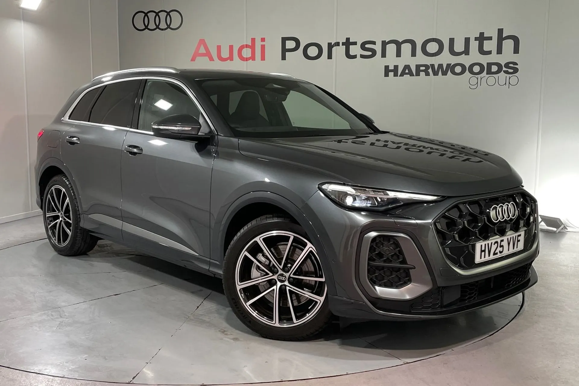 Audi Q5 focused image