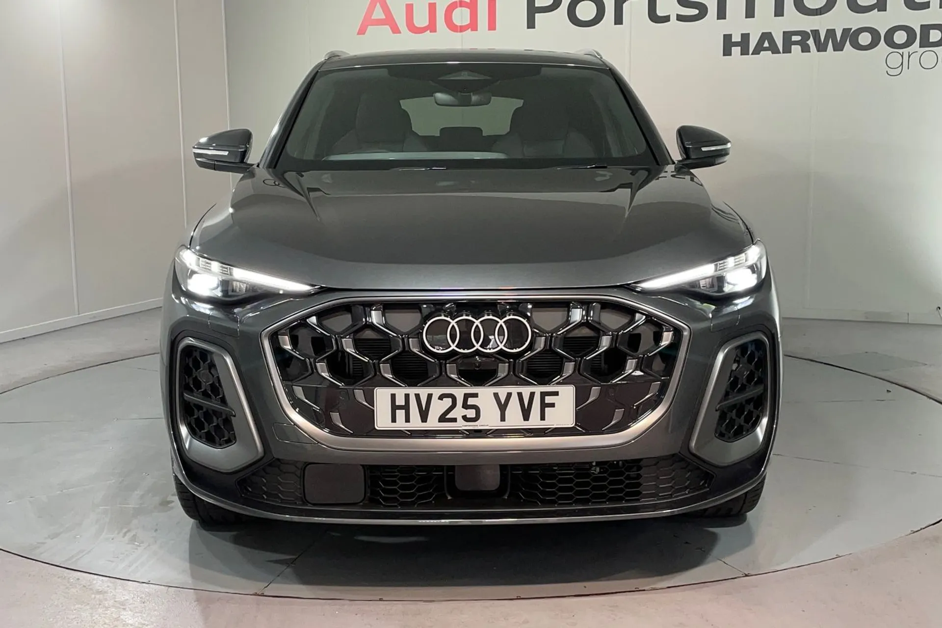 Audi Q5 thumbnail image number 11