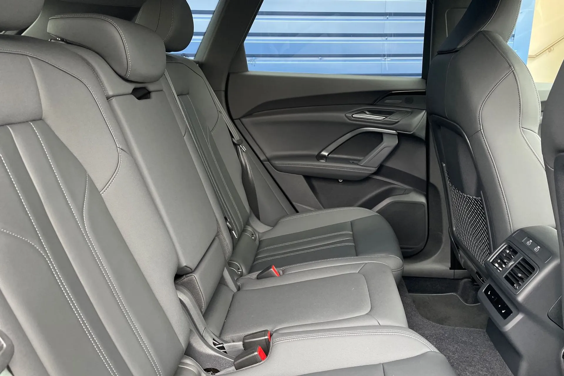 Audi Q5 thumbnail image number 24