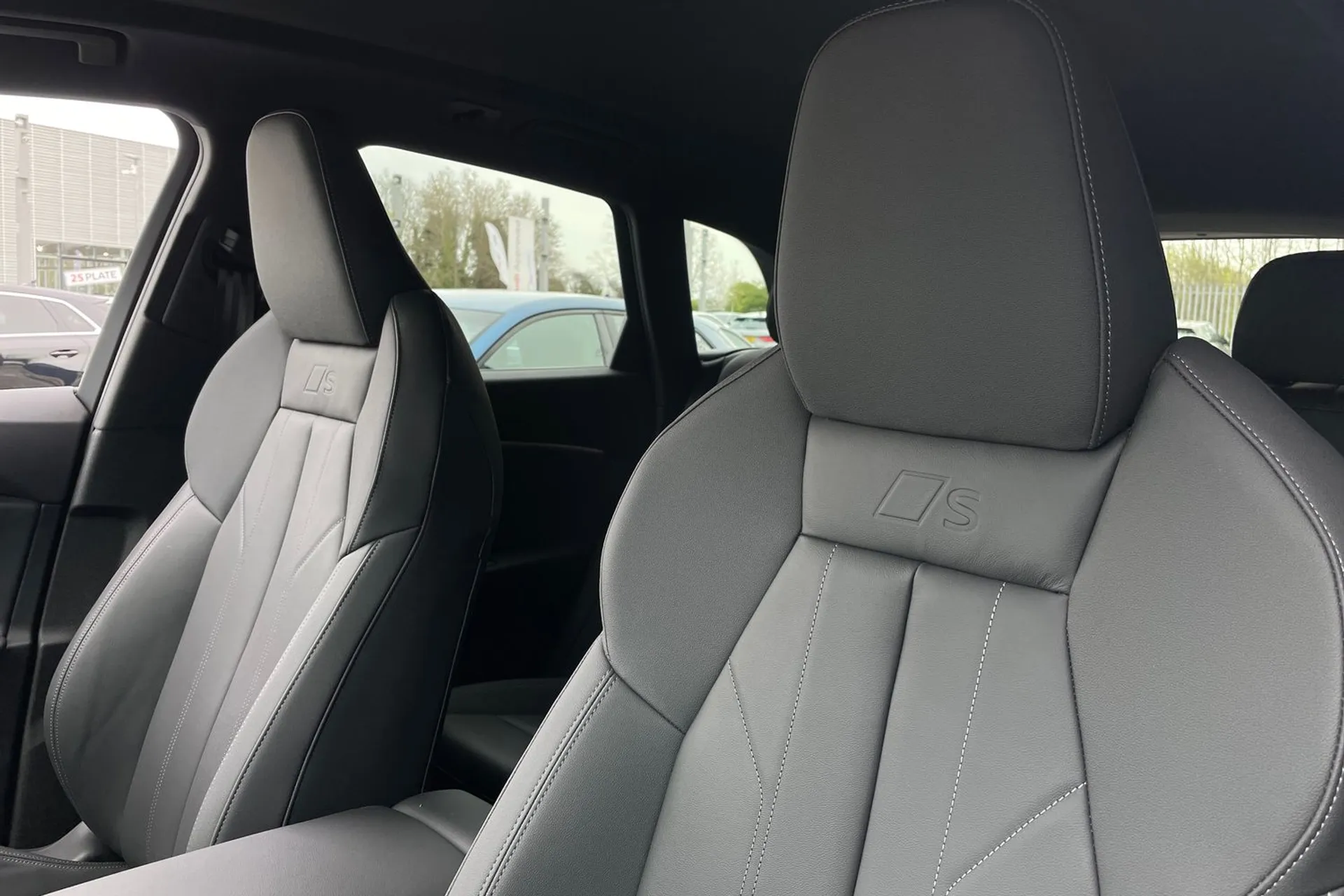 Audi Q5 thumbnail image number 32