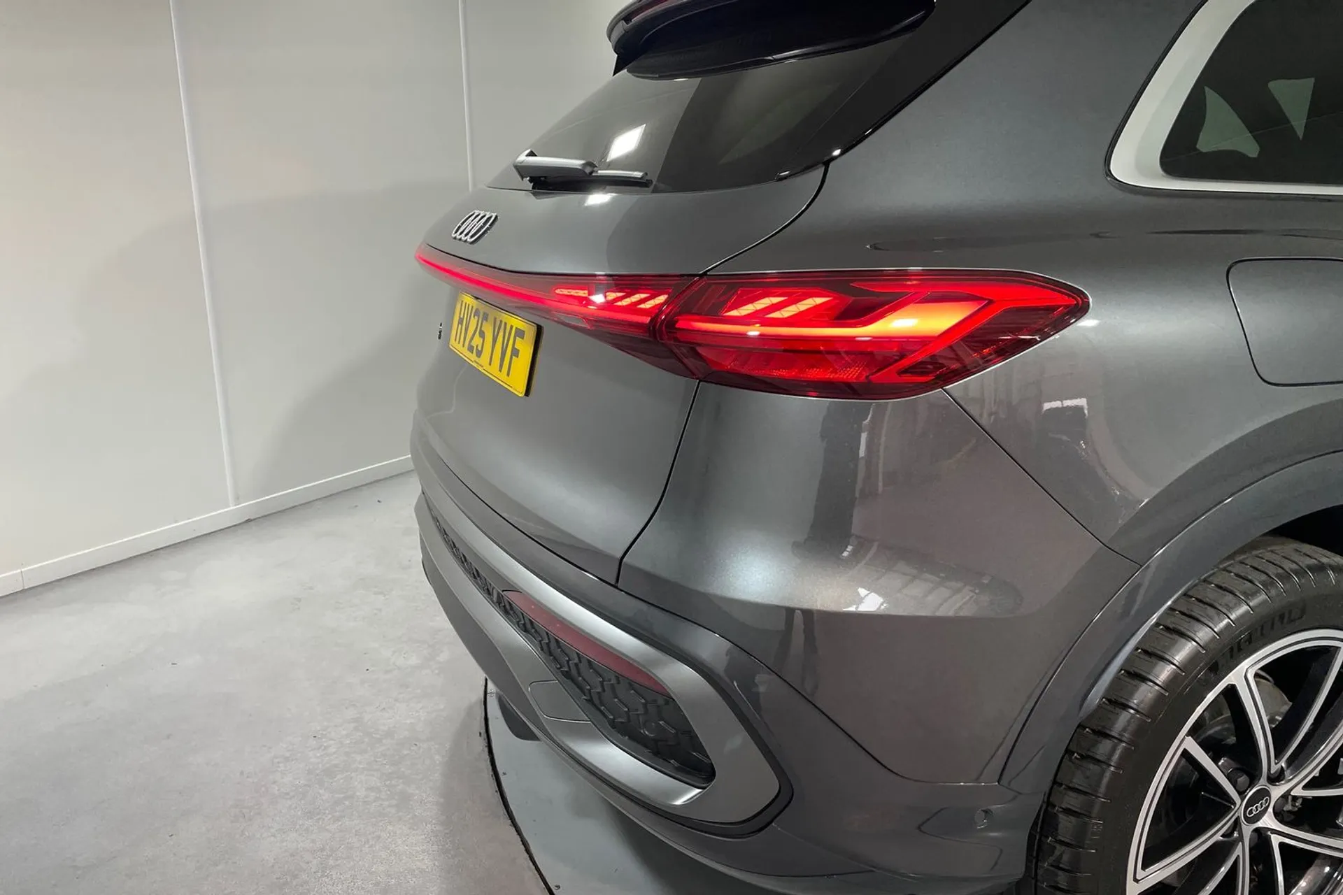 Audi Q5 thumbnail image number 19