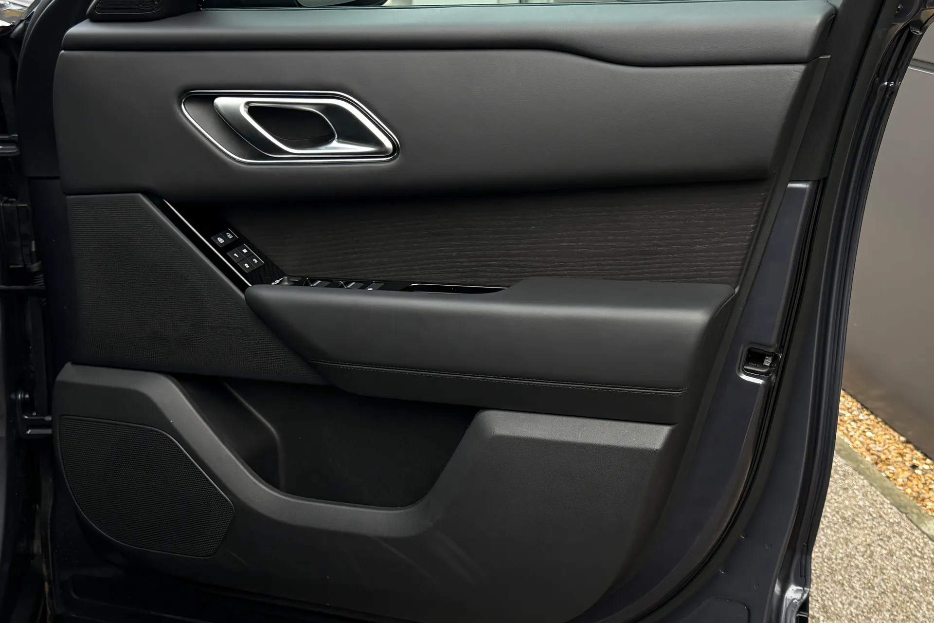 LAND ROVER RANGE ROVER VELAR thumbnail image number 52