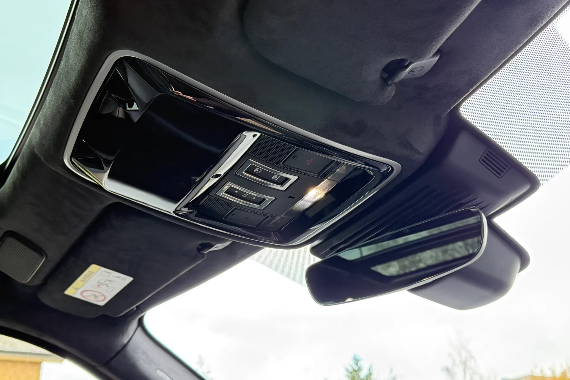 LAND ROVER RANGE ROVER VELAR thumbnail image number 43