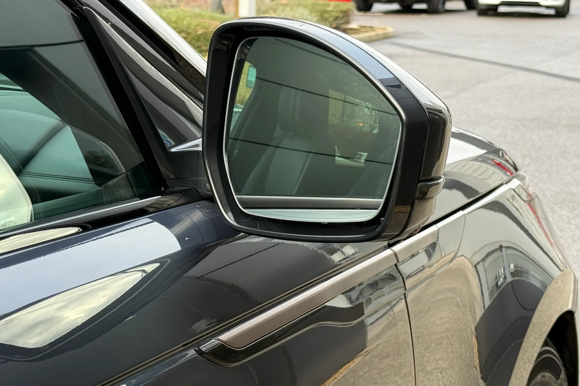 LAND ROVER RANGE ROVER VELAR thumbnail image number 13