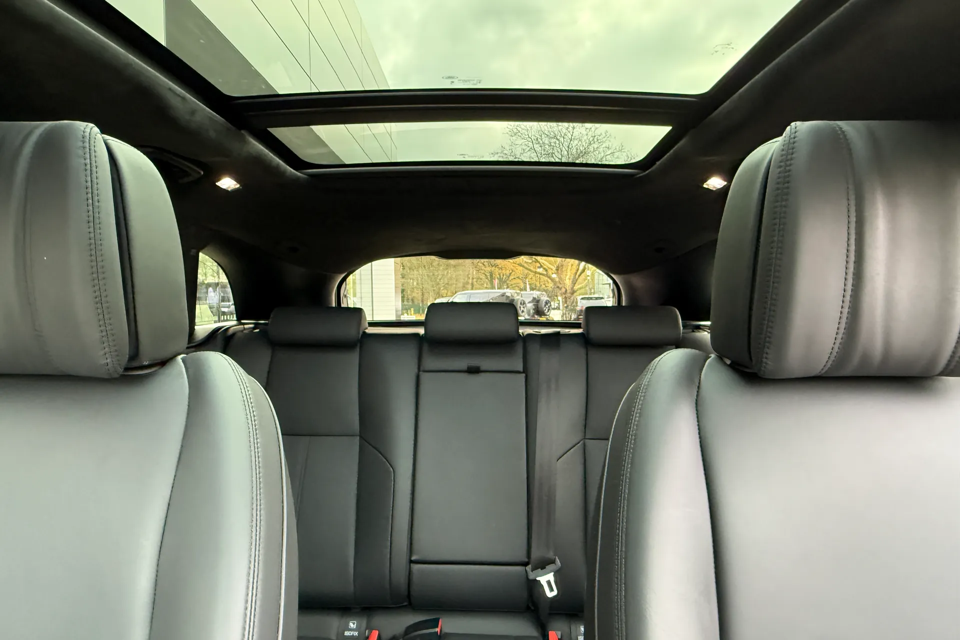 LAND ROVER RANGE ROVER VELAR thumbnail image number 38