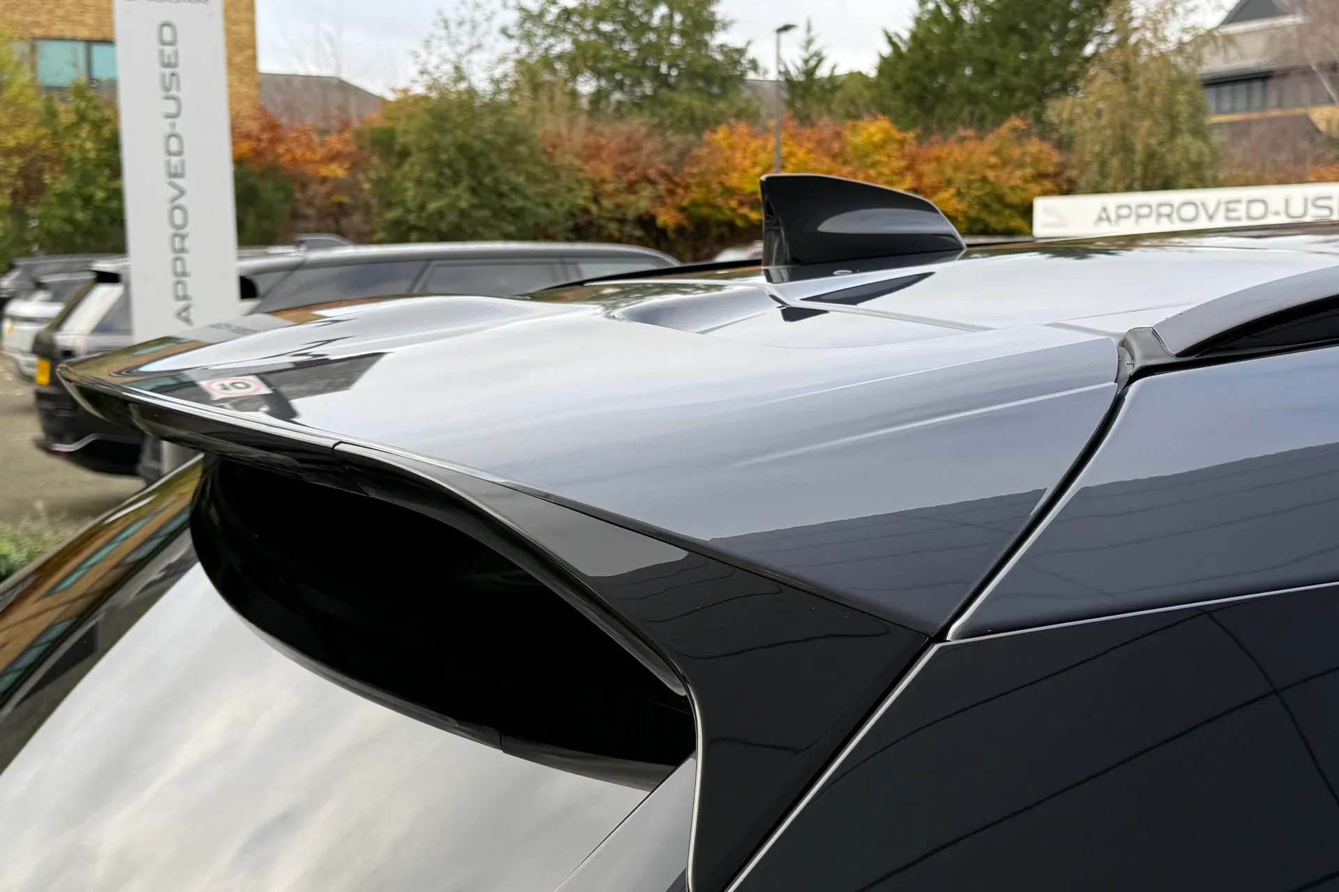 LAND ROVER RANGE ROVER VELAR thumbnail image number 21