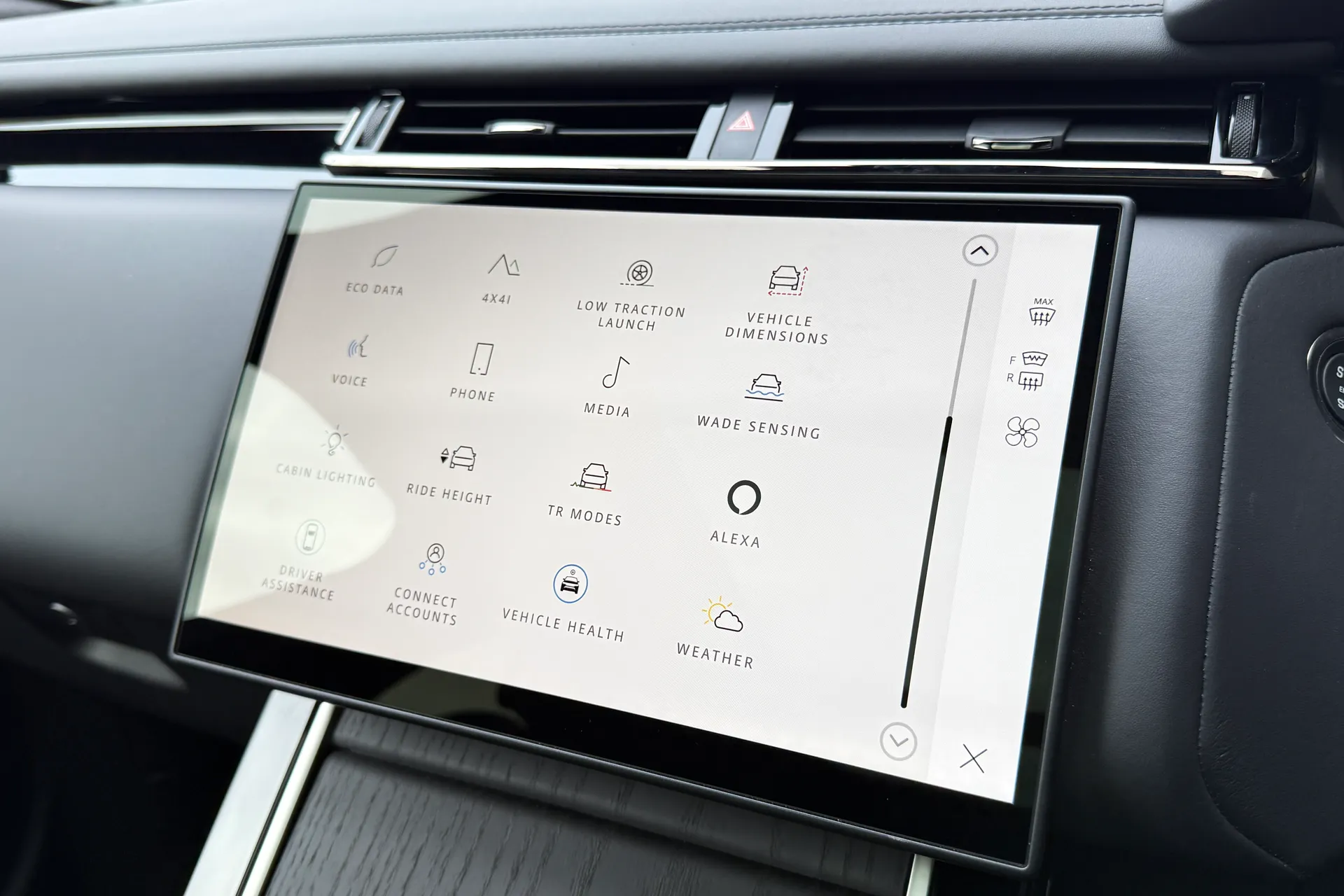 LAND ROVER RANGE ROVER VELAR thumbnail image number 55