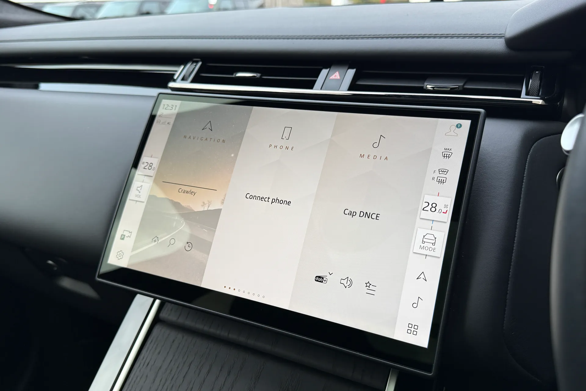 LAND ROVER RANGE ROVER VELAR thumbnail image number 53