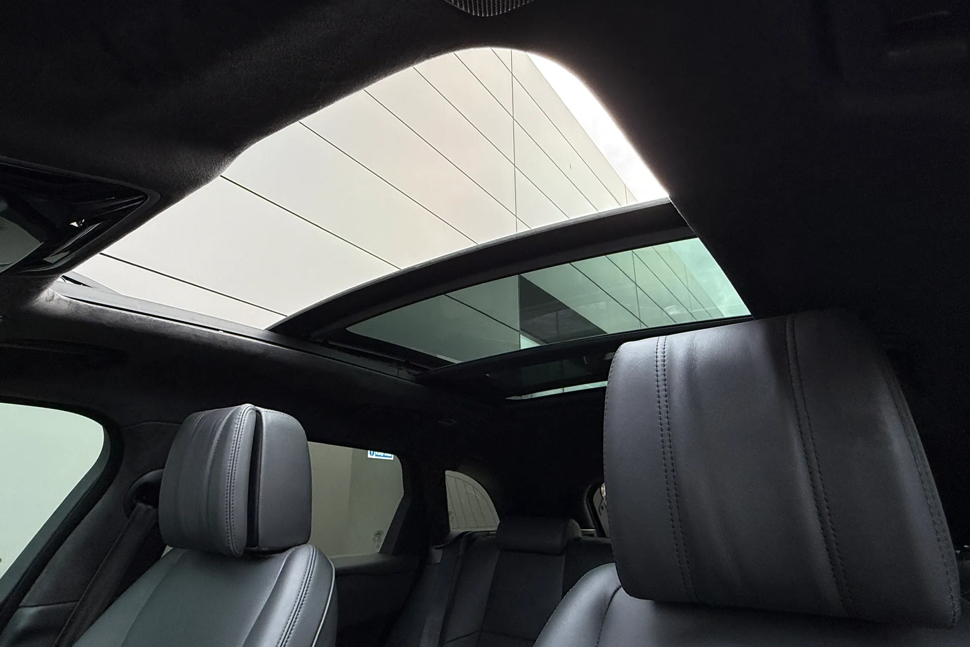 LAND ROVER RANGE ROVER VELAR thumbnail image number 5