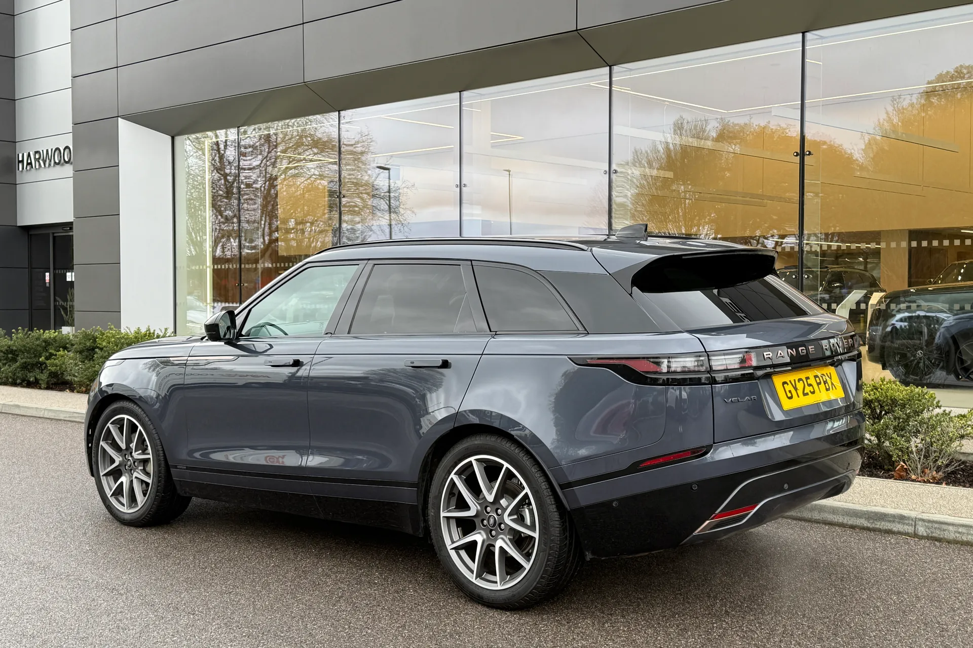 LAND ROVER RANGE ROVER VELAR thumbnail image number 19