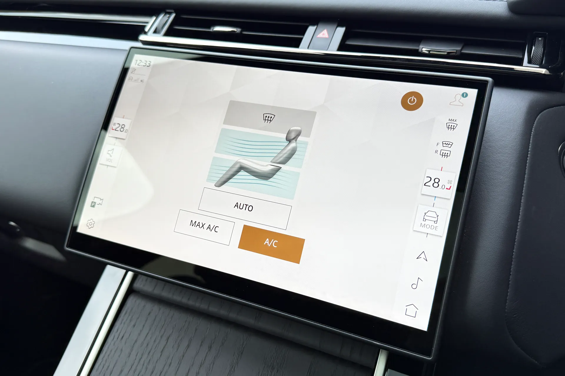 LAND ROVER RANGE ROVER VELAR thumbnail image number 61